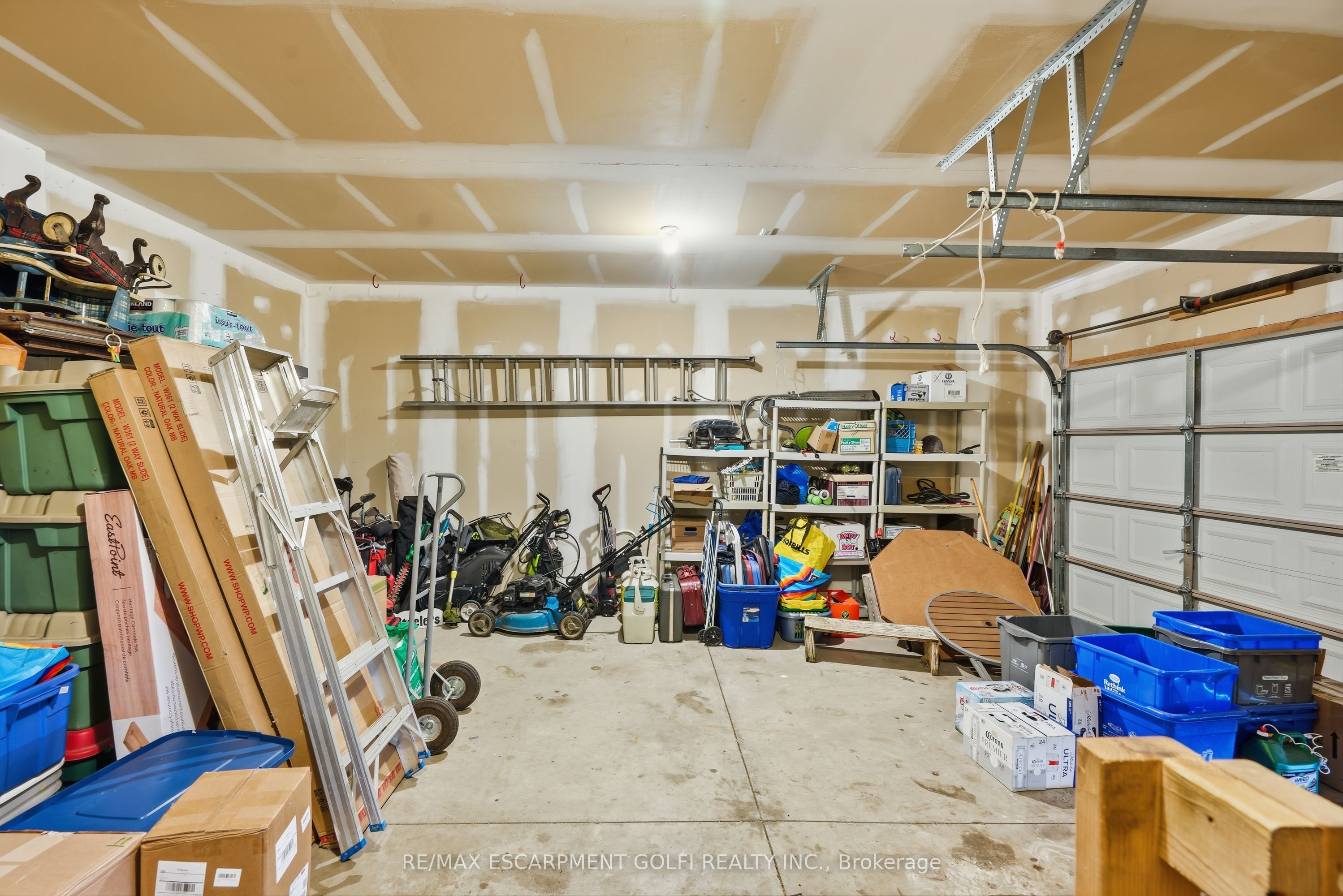 202 Wellbrook Boulevard Property Photo 28