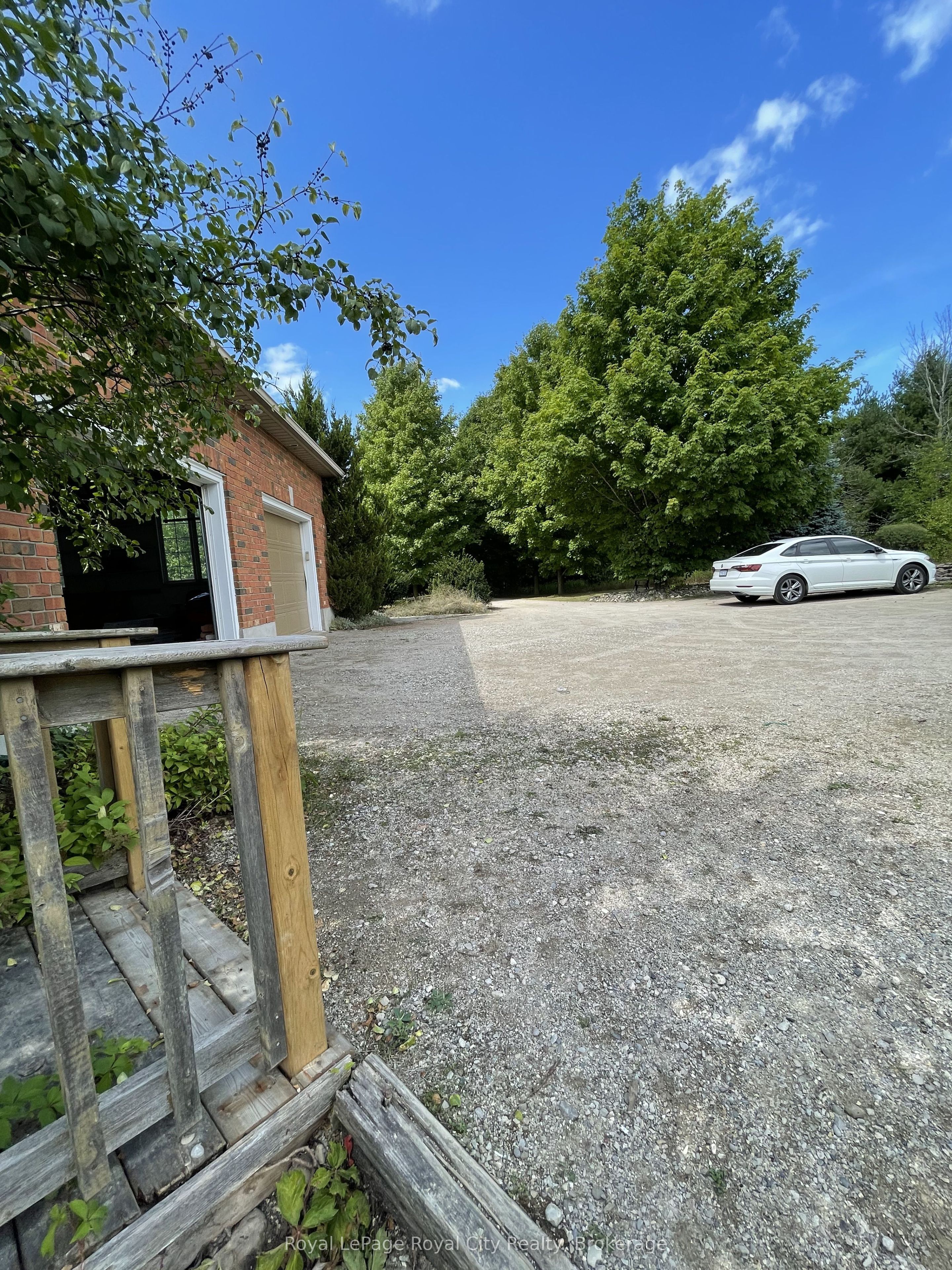 287 Clair Road E Main Property Photo 17