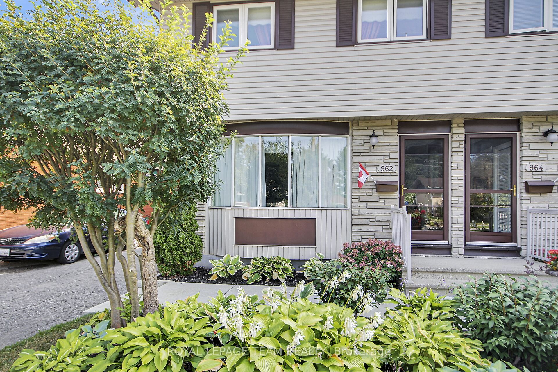 962 Dynes Road Property Photo 2