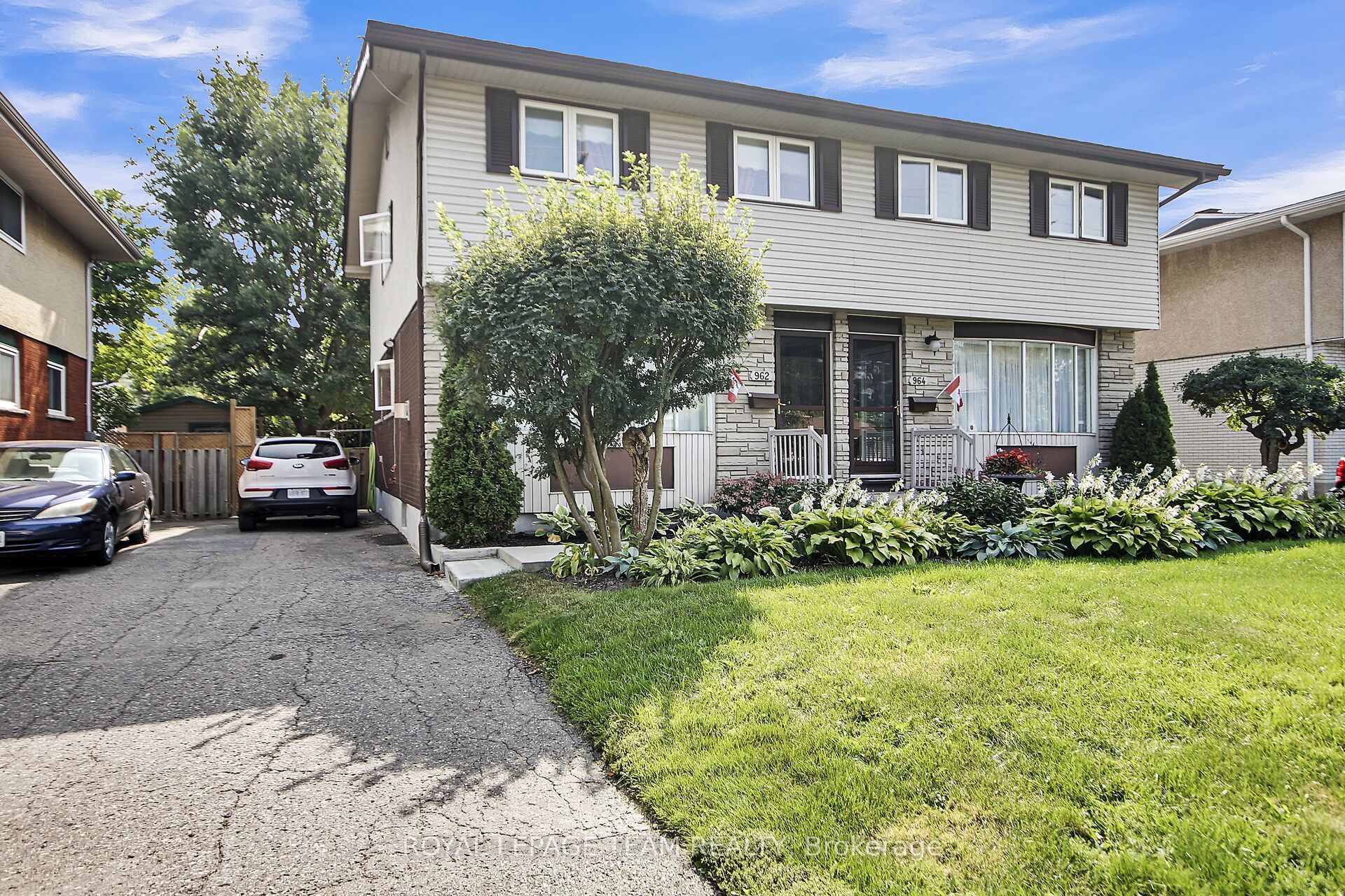 962 Dynes Road Property Photo 3