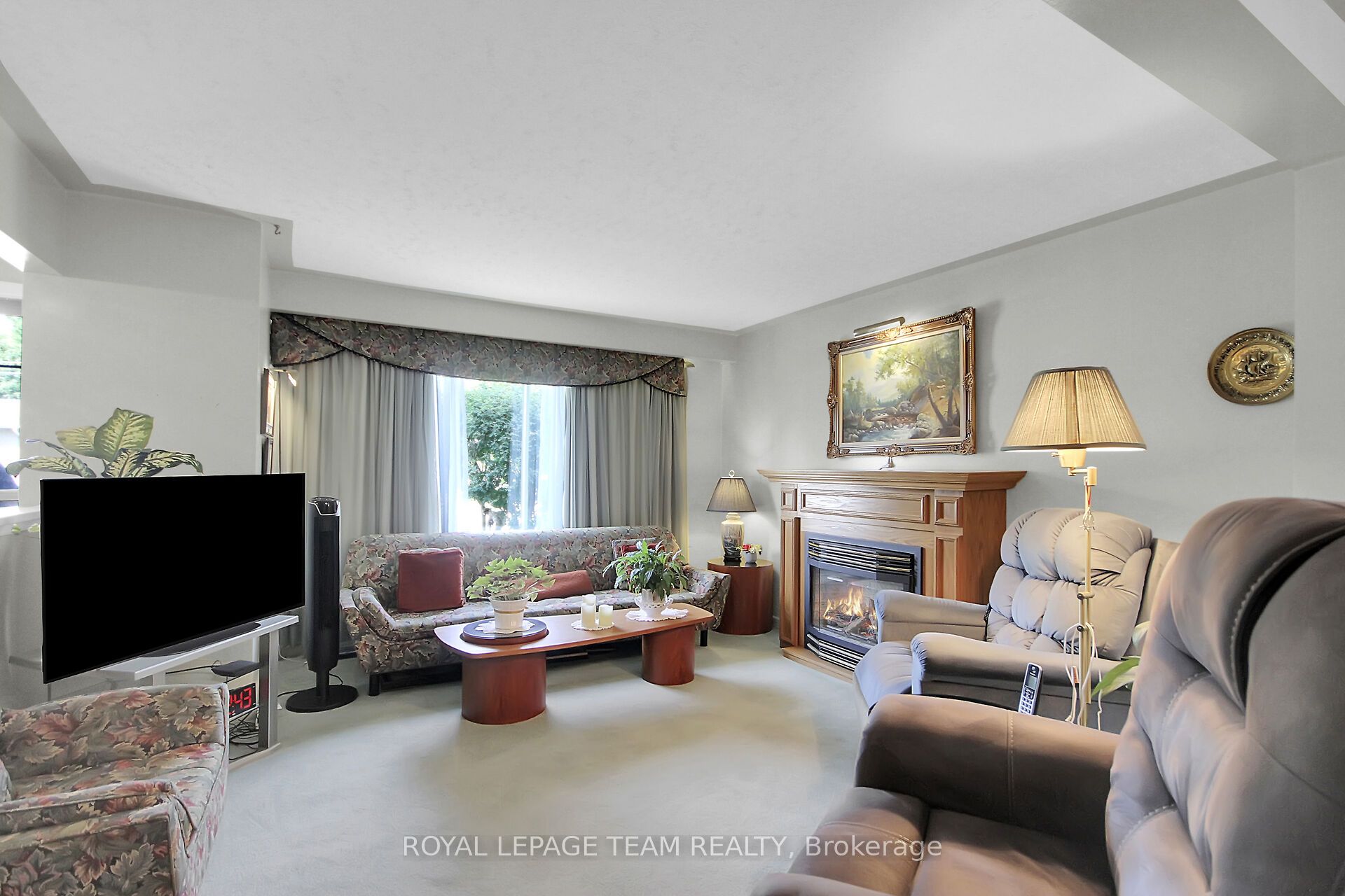 962 Dynes Road Property Photo 6