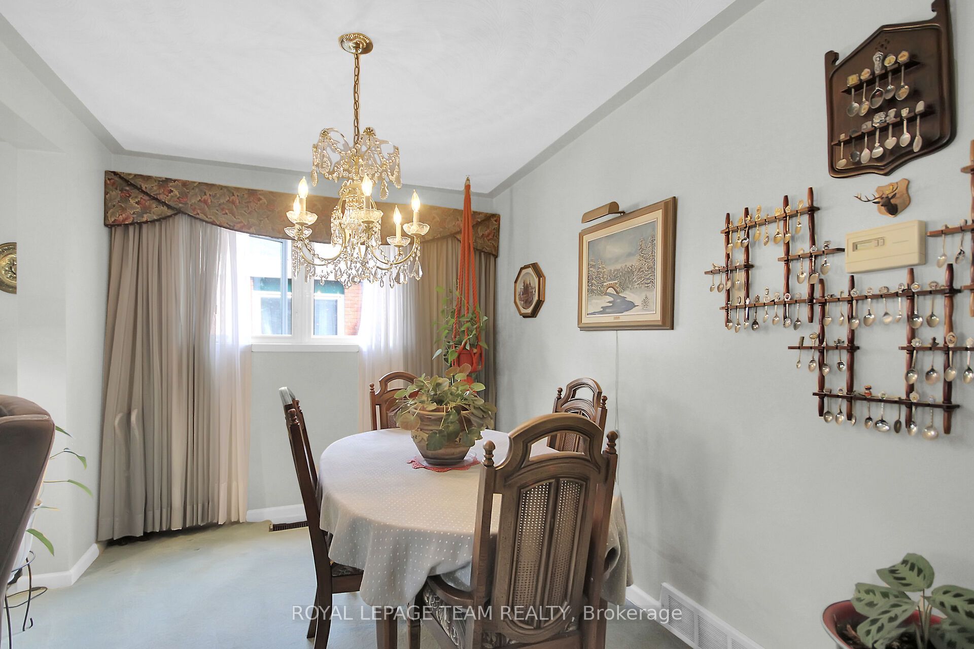 962 Dynes Road Property Photo 7