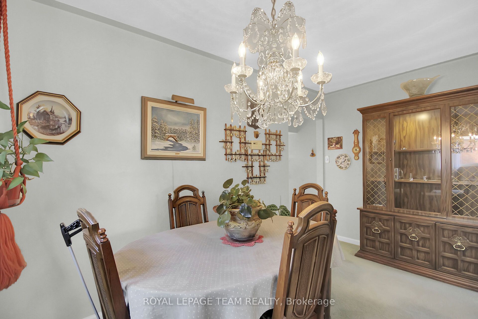 962 Dynes Road Property Photo 9