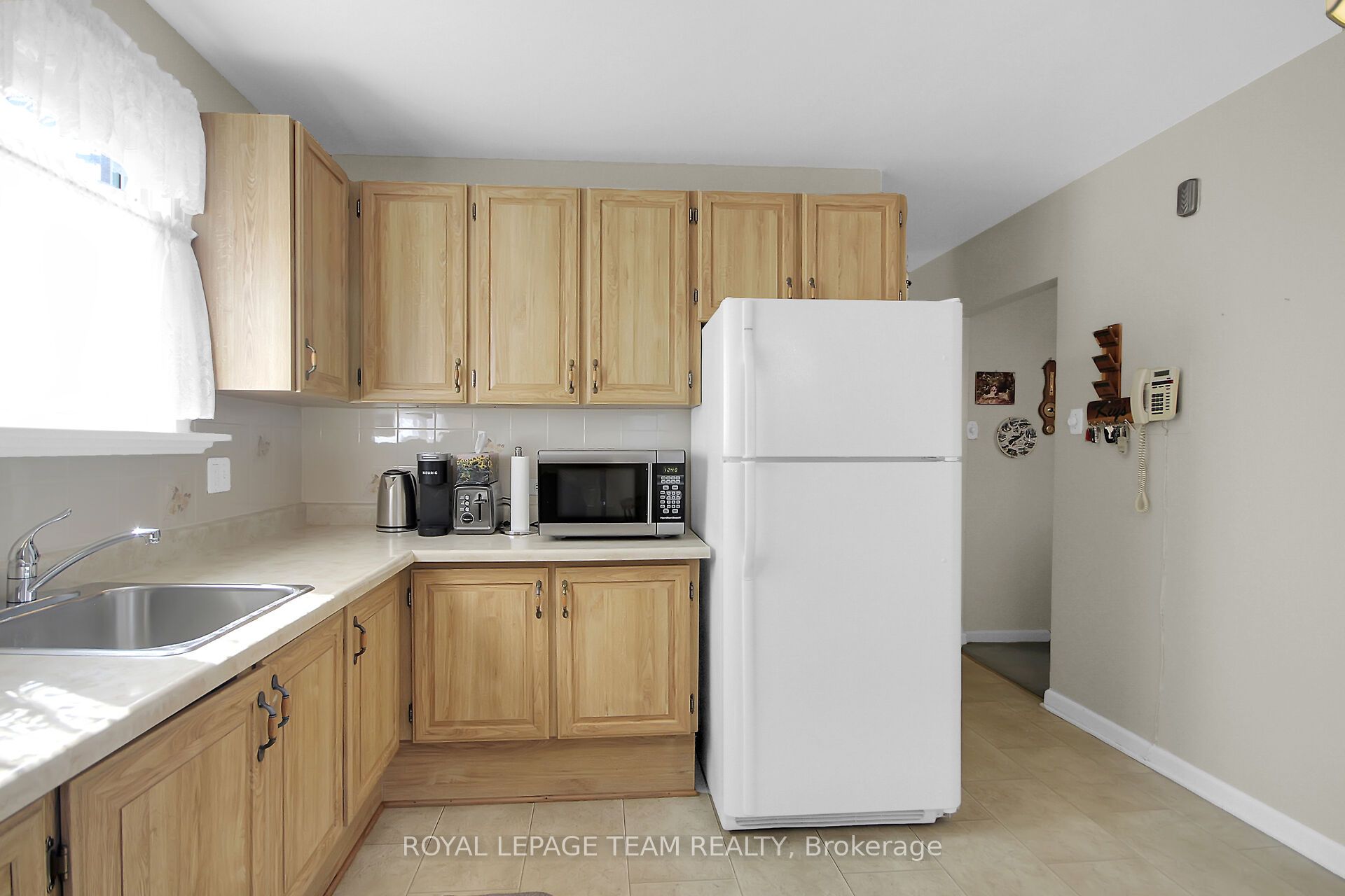 962 Dynes Road Property Photo 11