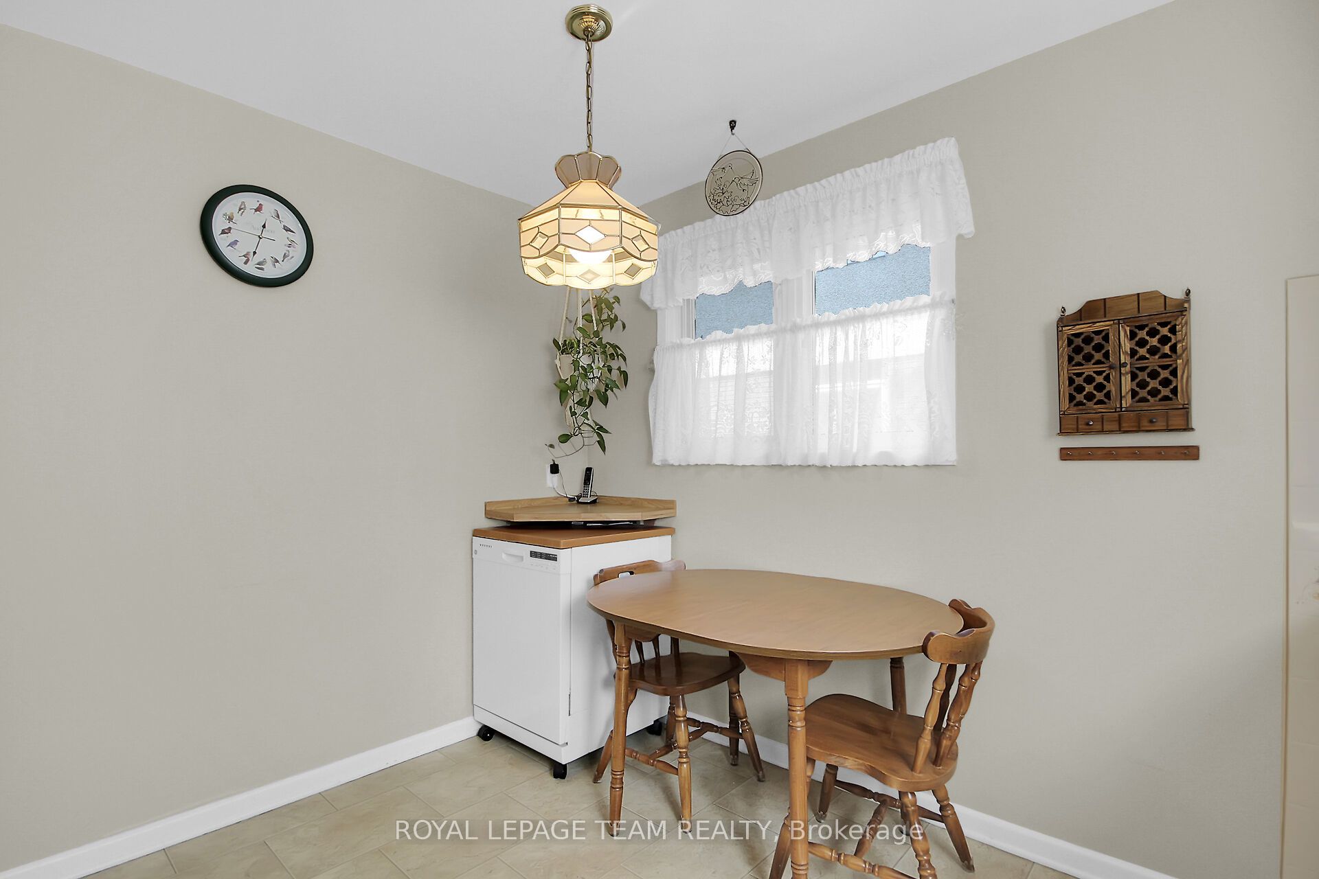 962 Dynes Road Property Photo 13