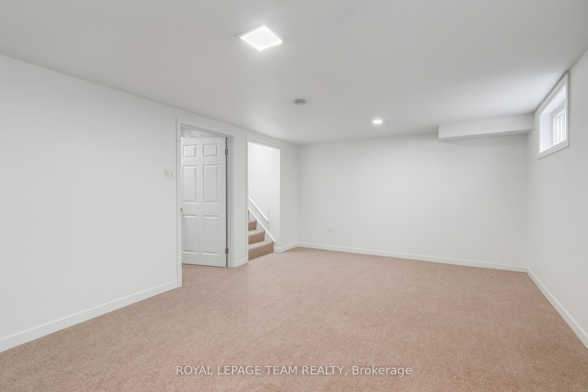 962 Dynes Road Property Photo 24