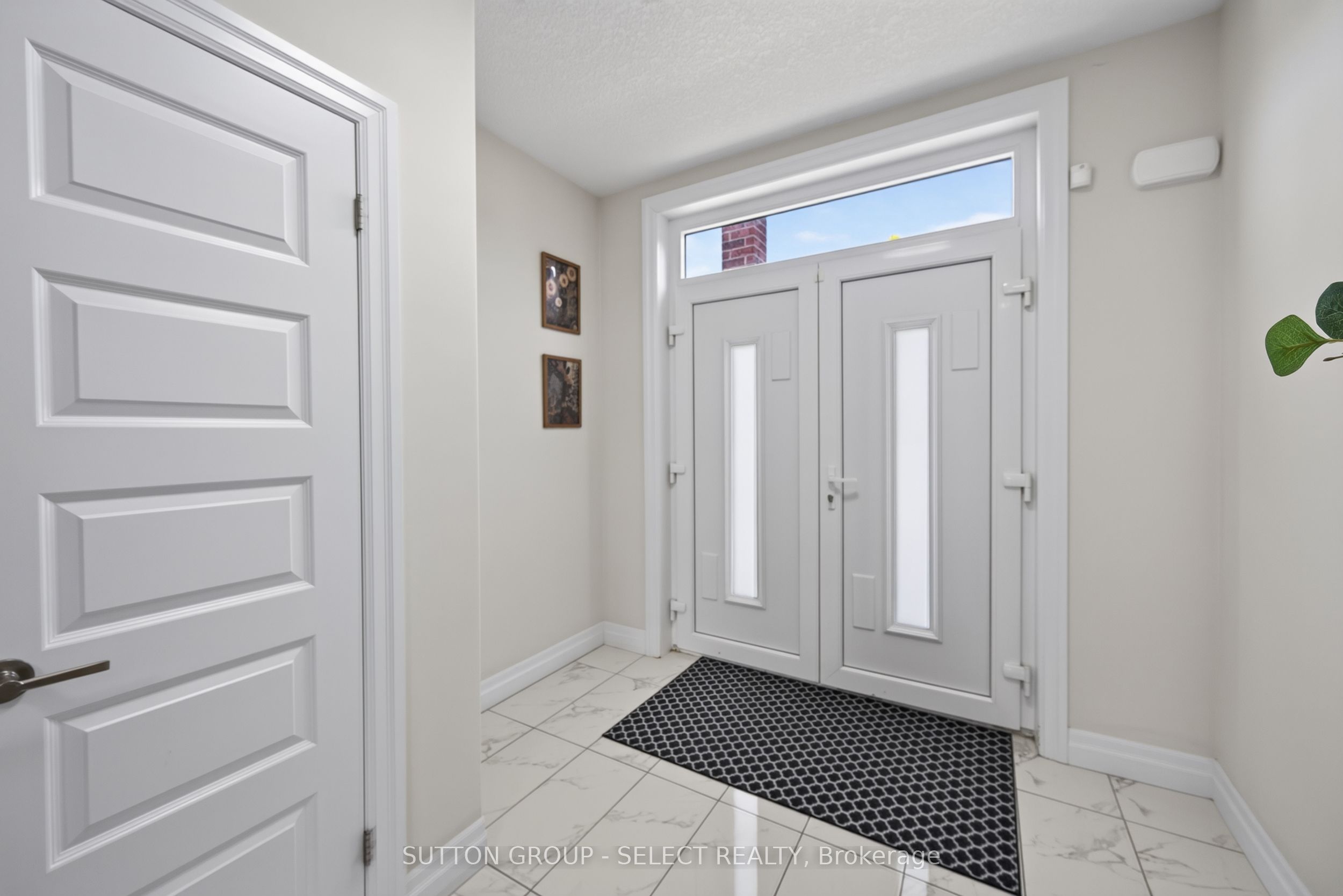 801 Superior Drive Property Photo 2