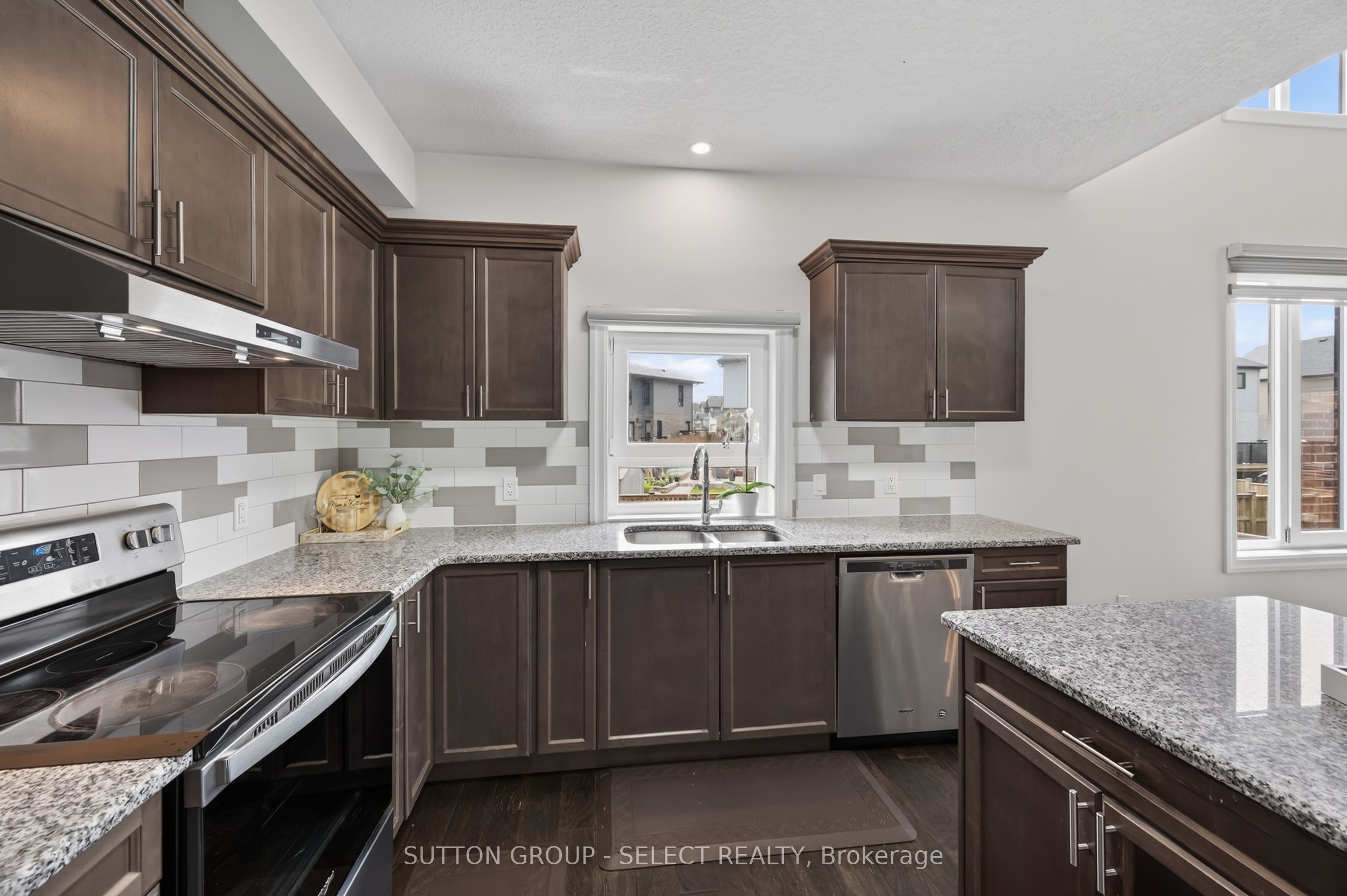 801 Superior Drive Property Photo 11