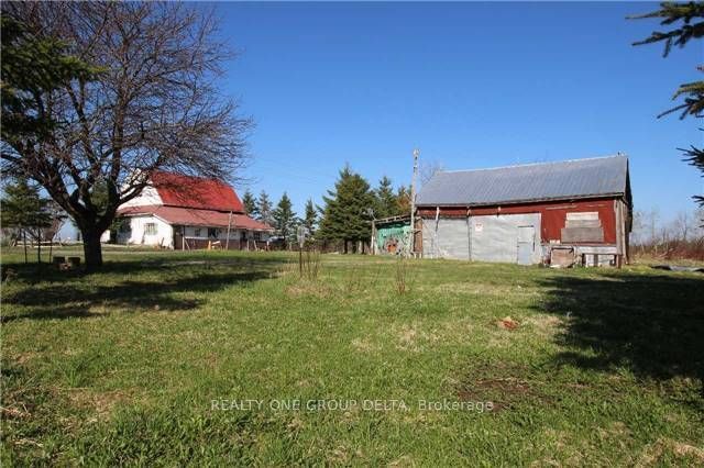 772789 Highway 10 Property Photo 1