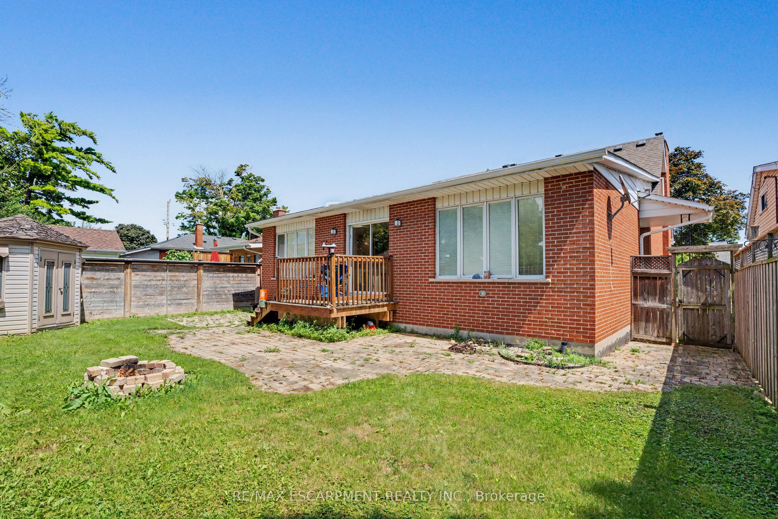 100 Hardale Crescent Property Photo 33