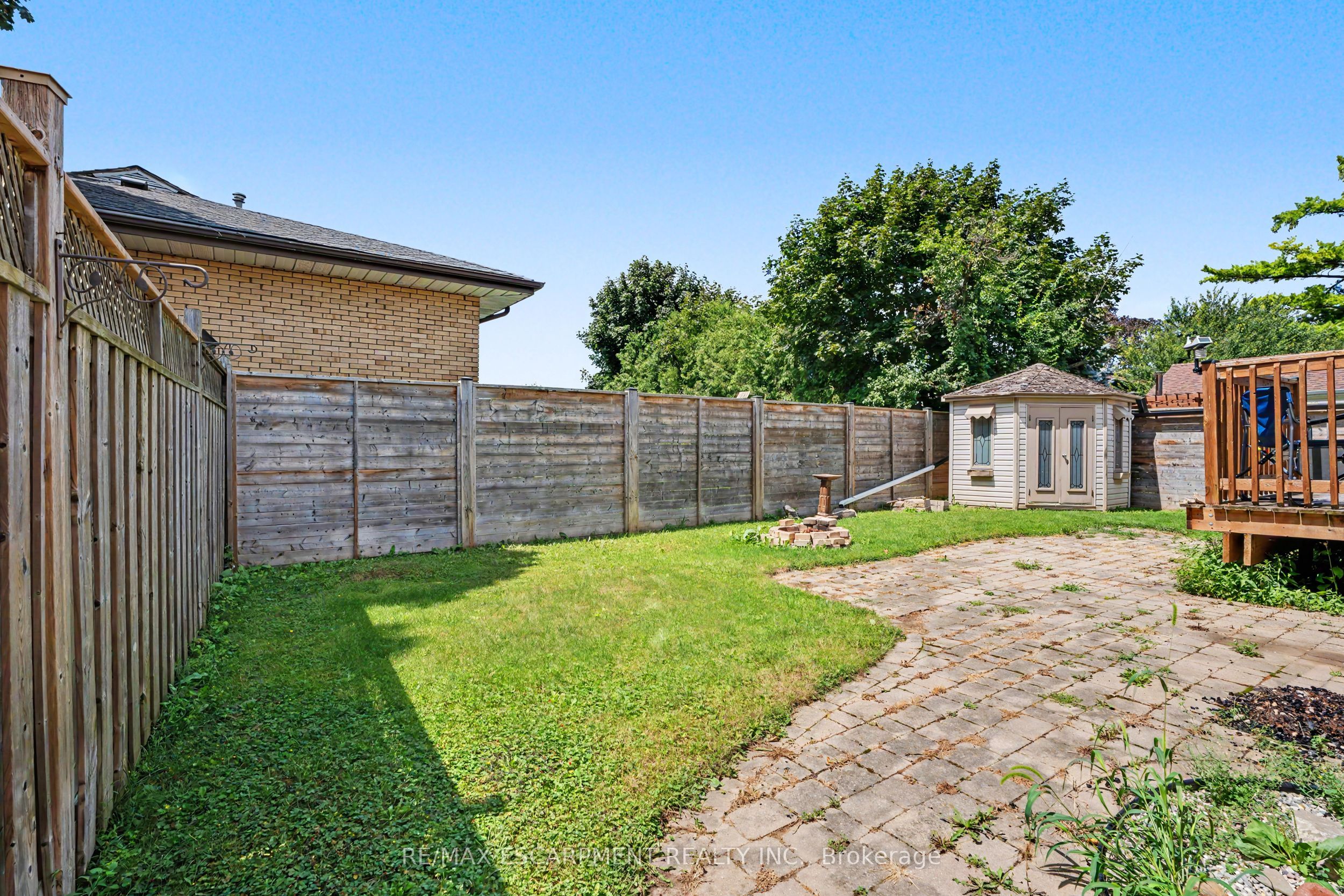 100 Hardale Crescent Property Photo 34