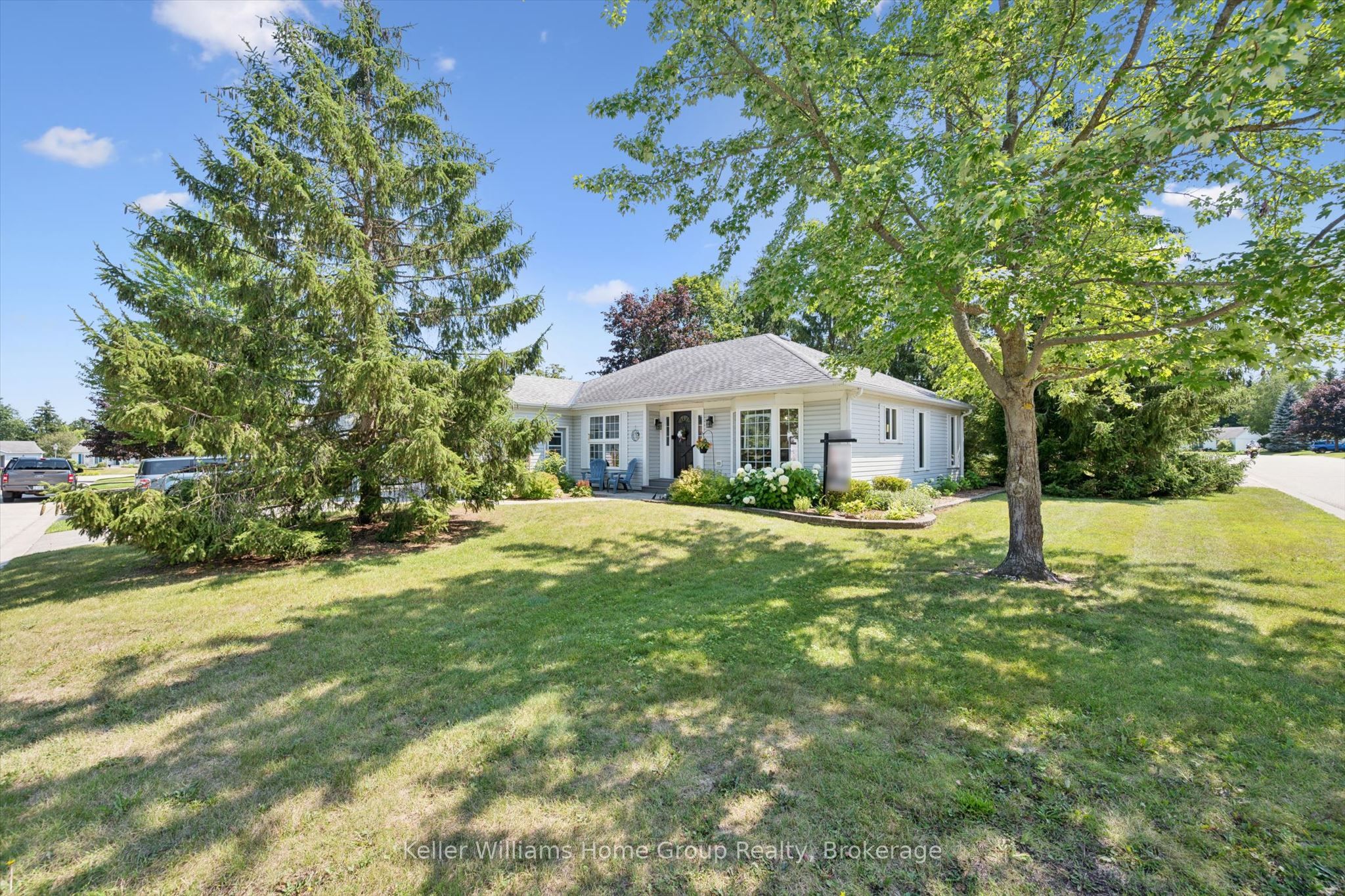 136 Bristlecone Crescent Property Photo 2