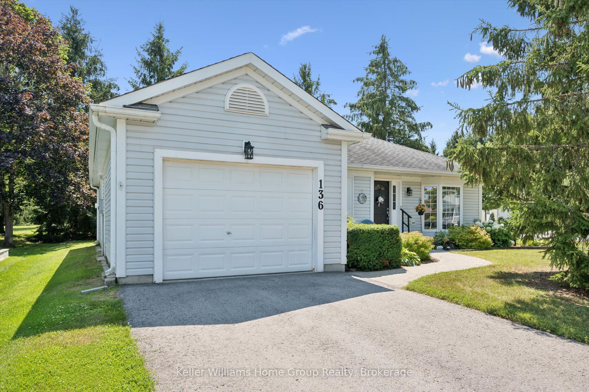 136 Bristlecone Crescent Property Photo 3