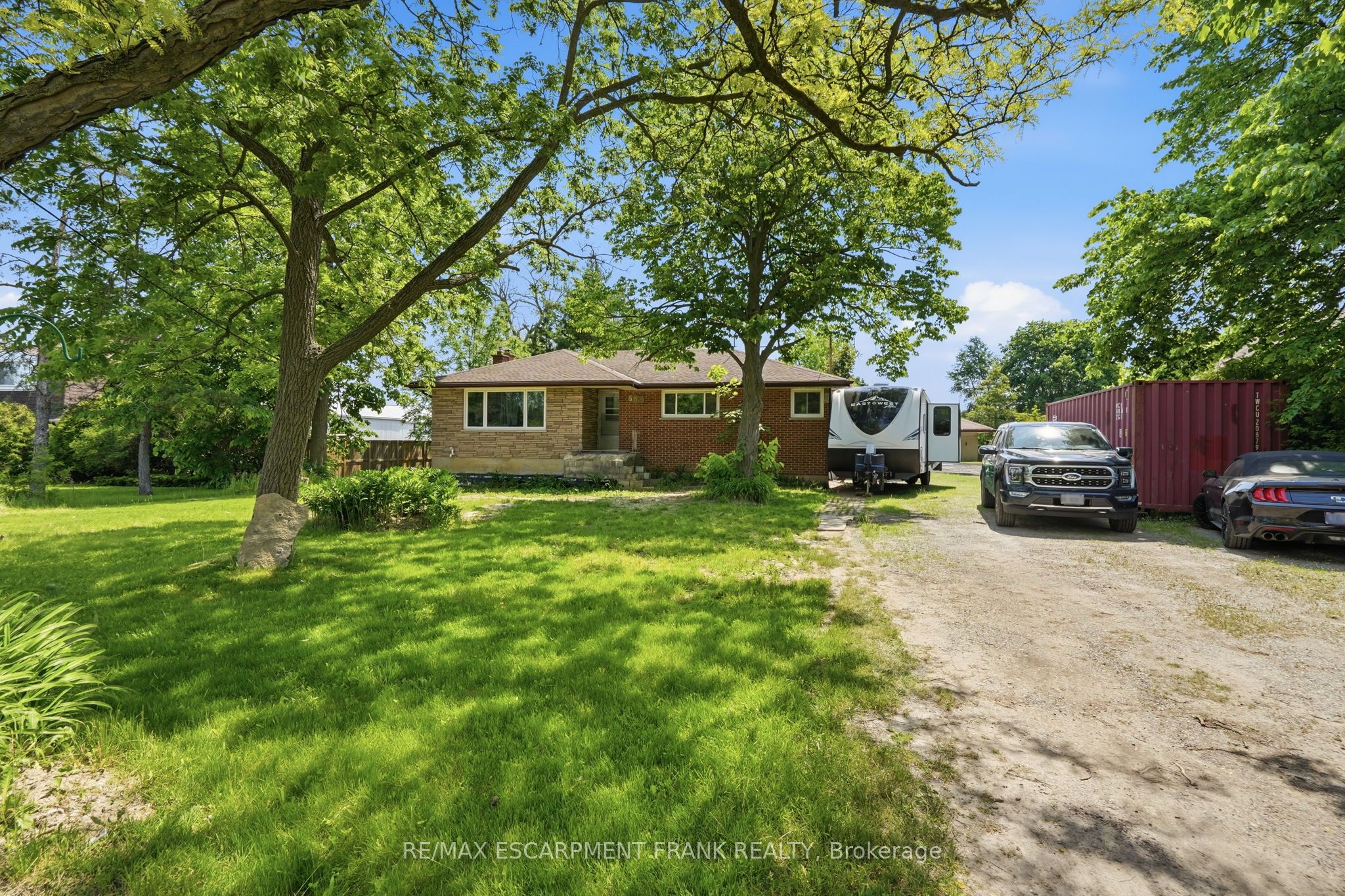 589 Glover Road Property Photo 3