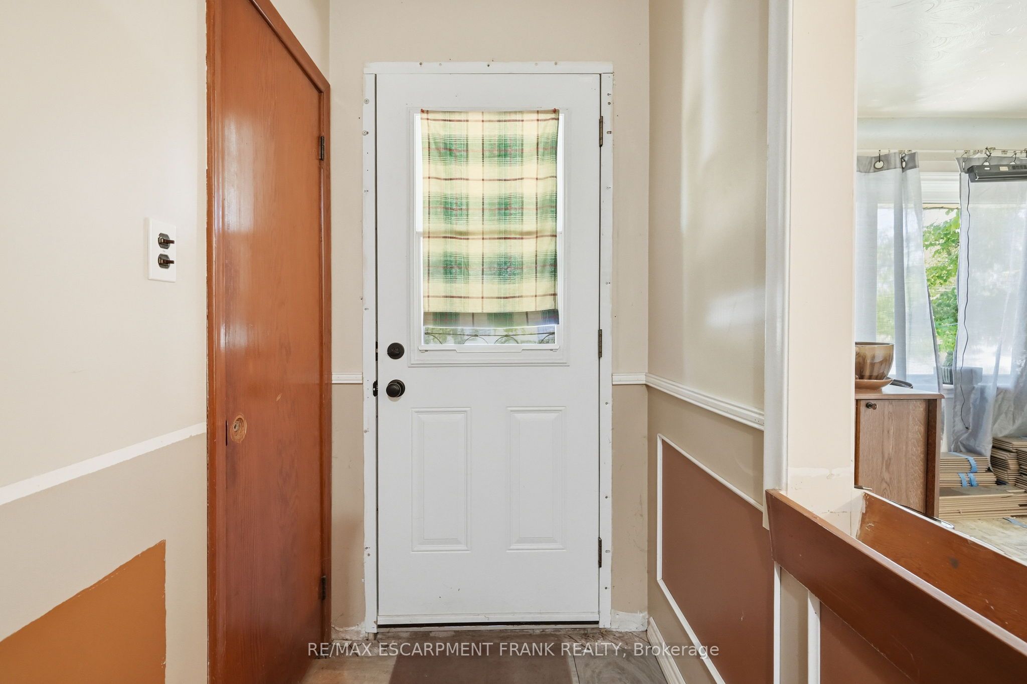 589 Glover Road Property Photo 5