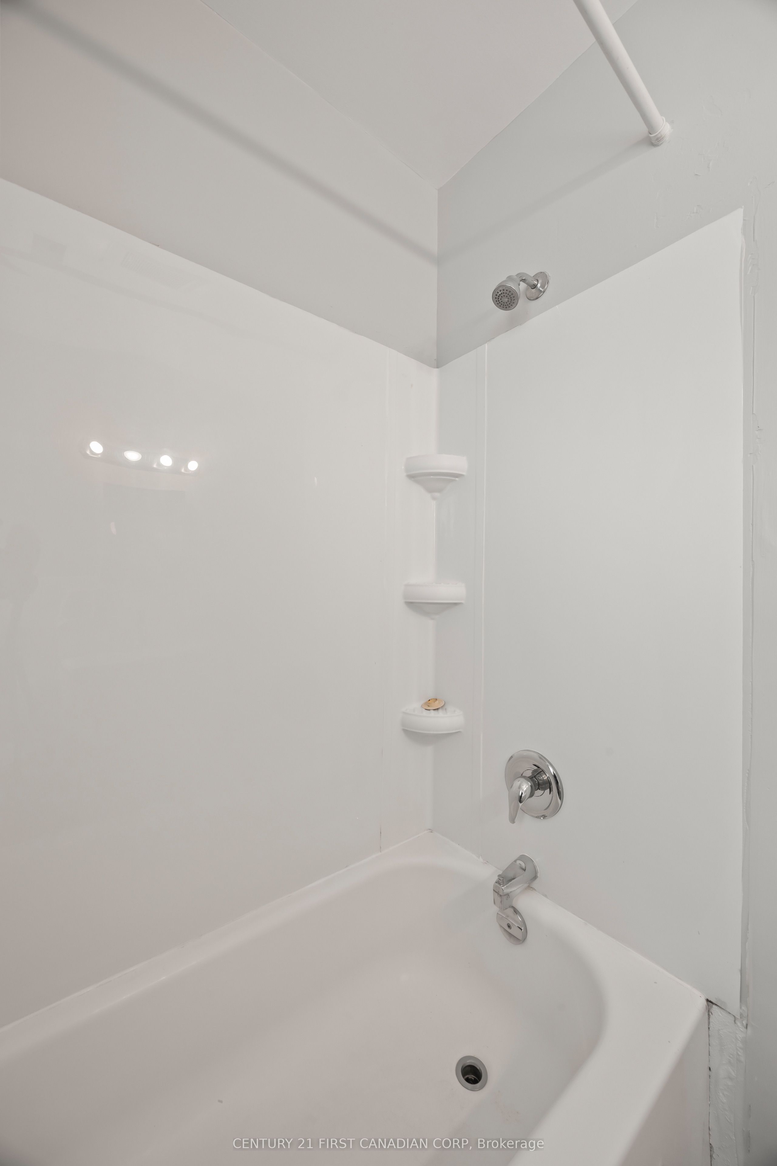 664 Cheapside Street Property Photo 3