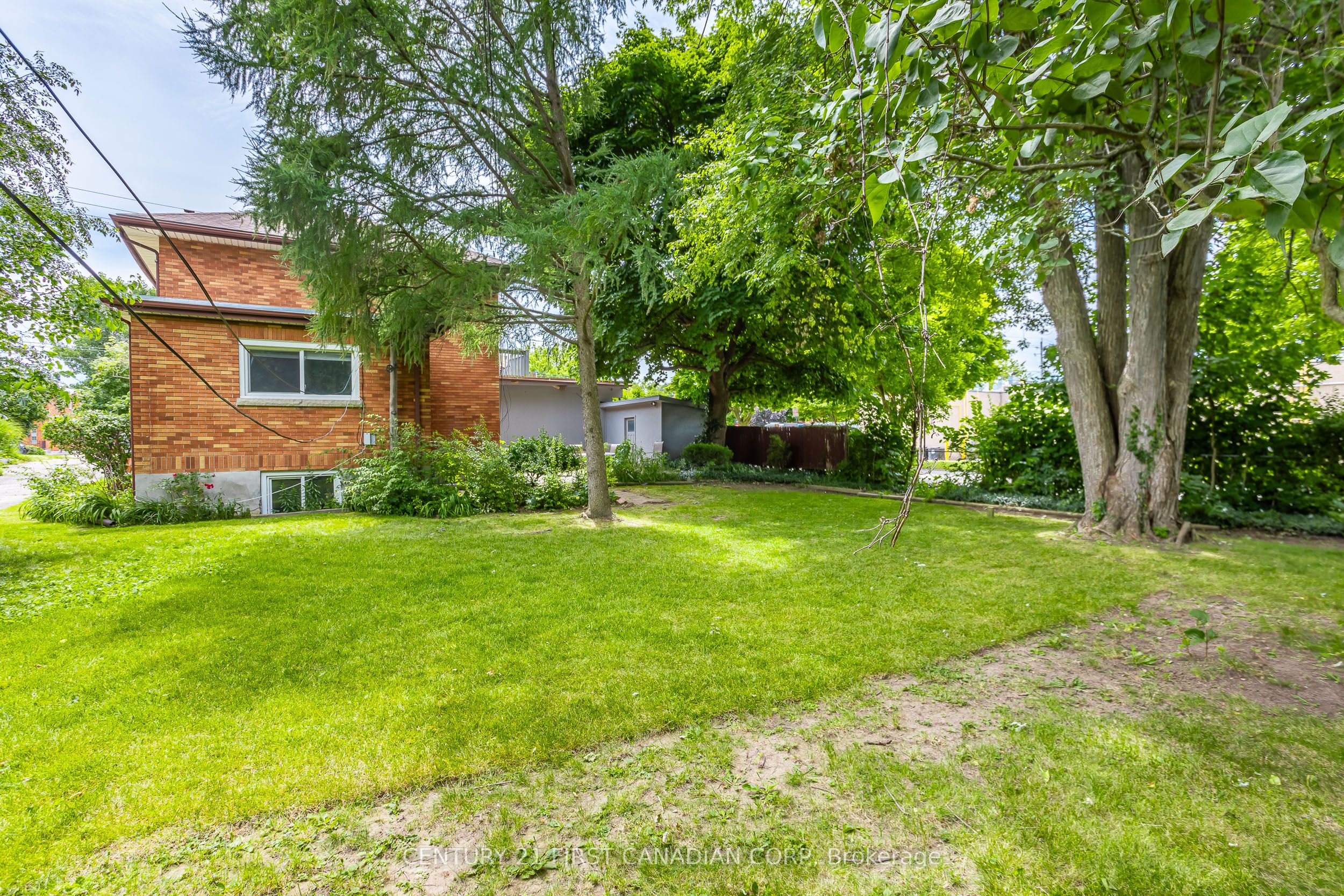 664 Cheapside Street Property Photo 28