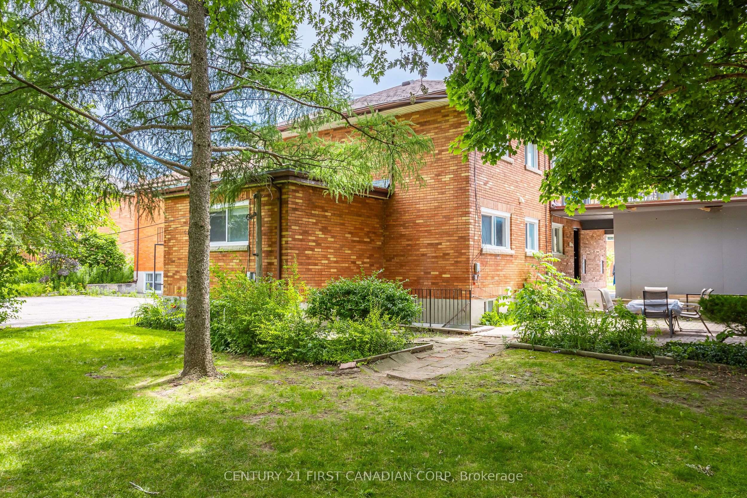 664 Cheapside Street Property Photo 29