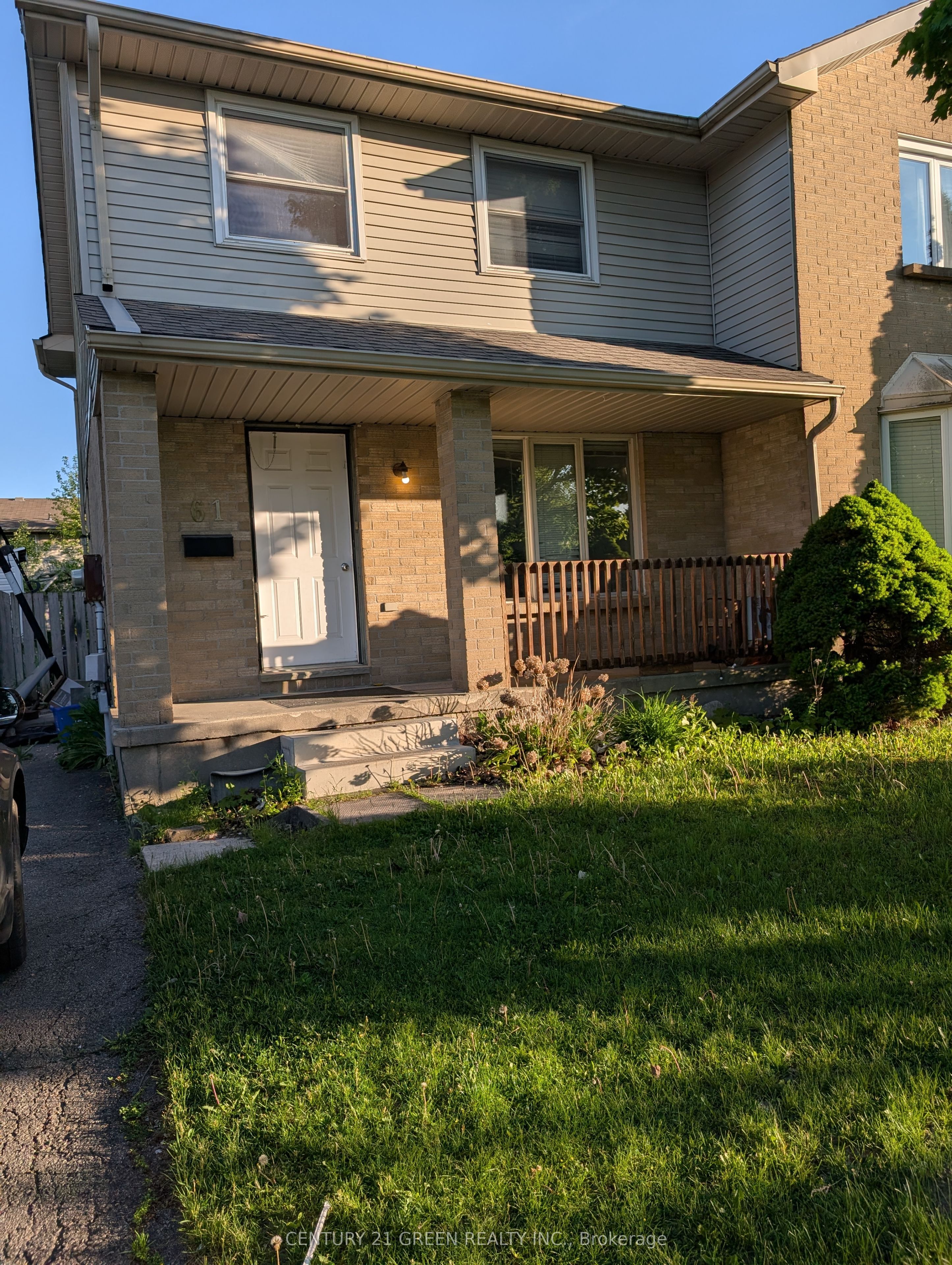 61 Ashley Crescent Property Photo 1