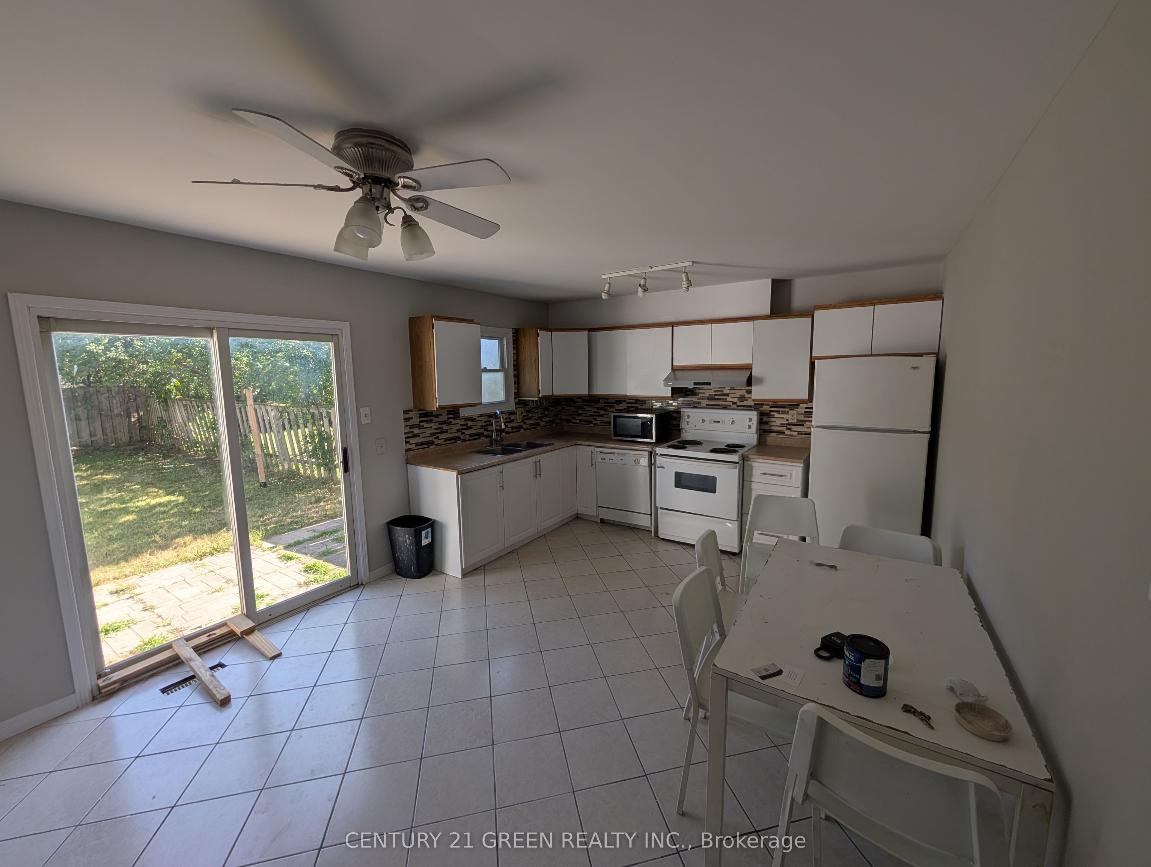 61 Ashley Crescent Property Photo 6