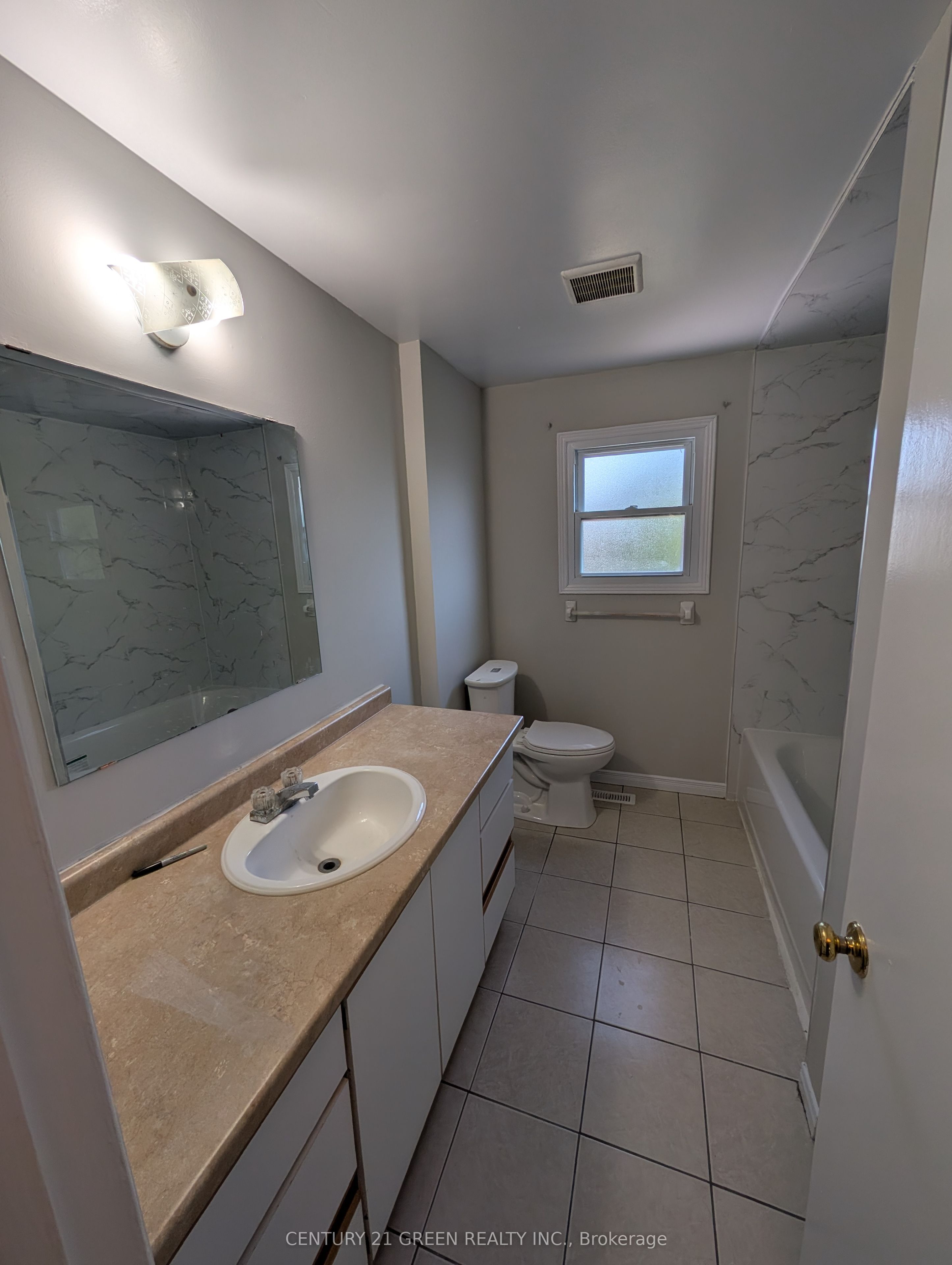 61 Ashley Crescent Property Photo 15