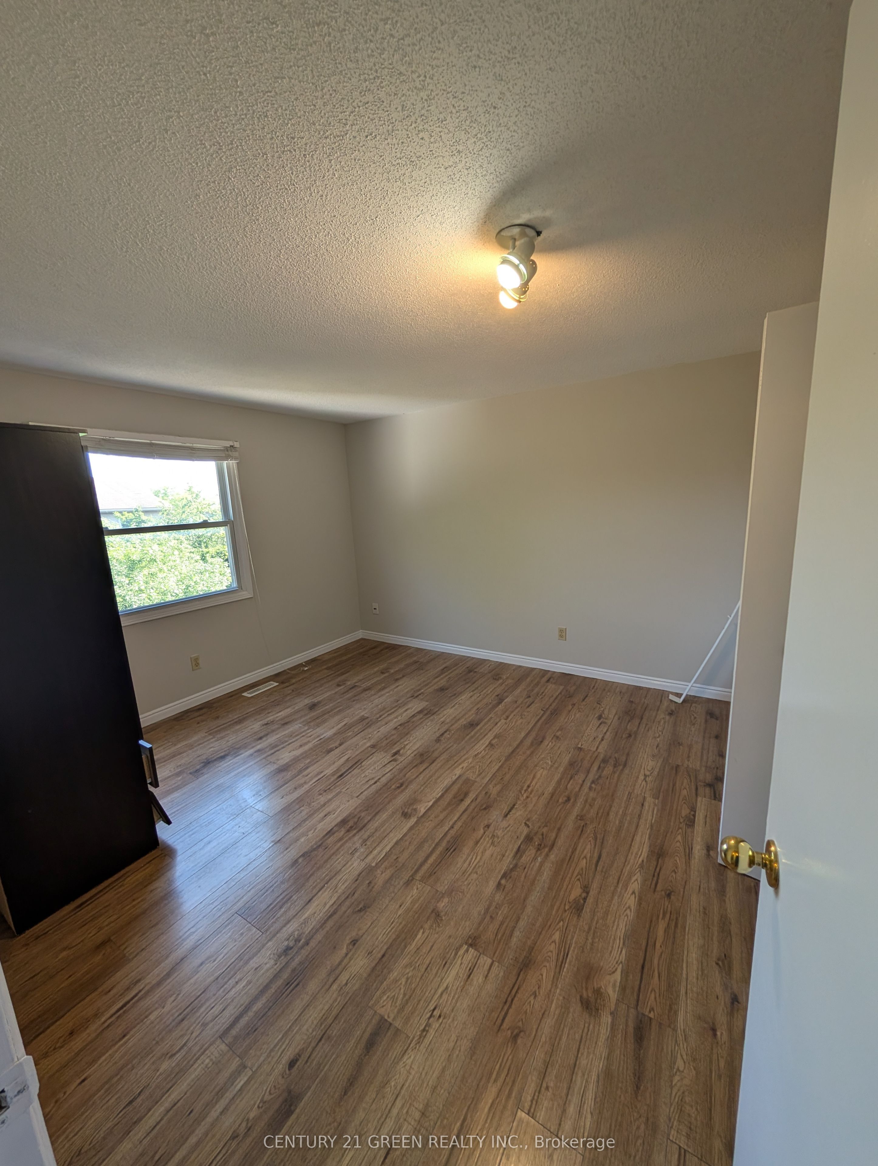 61 Ashley Crescent Property Photo 17