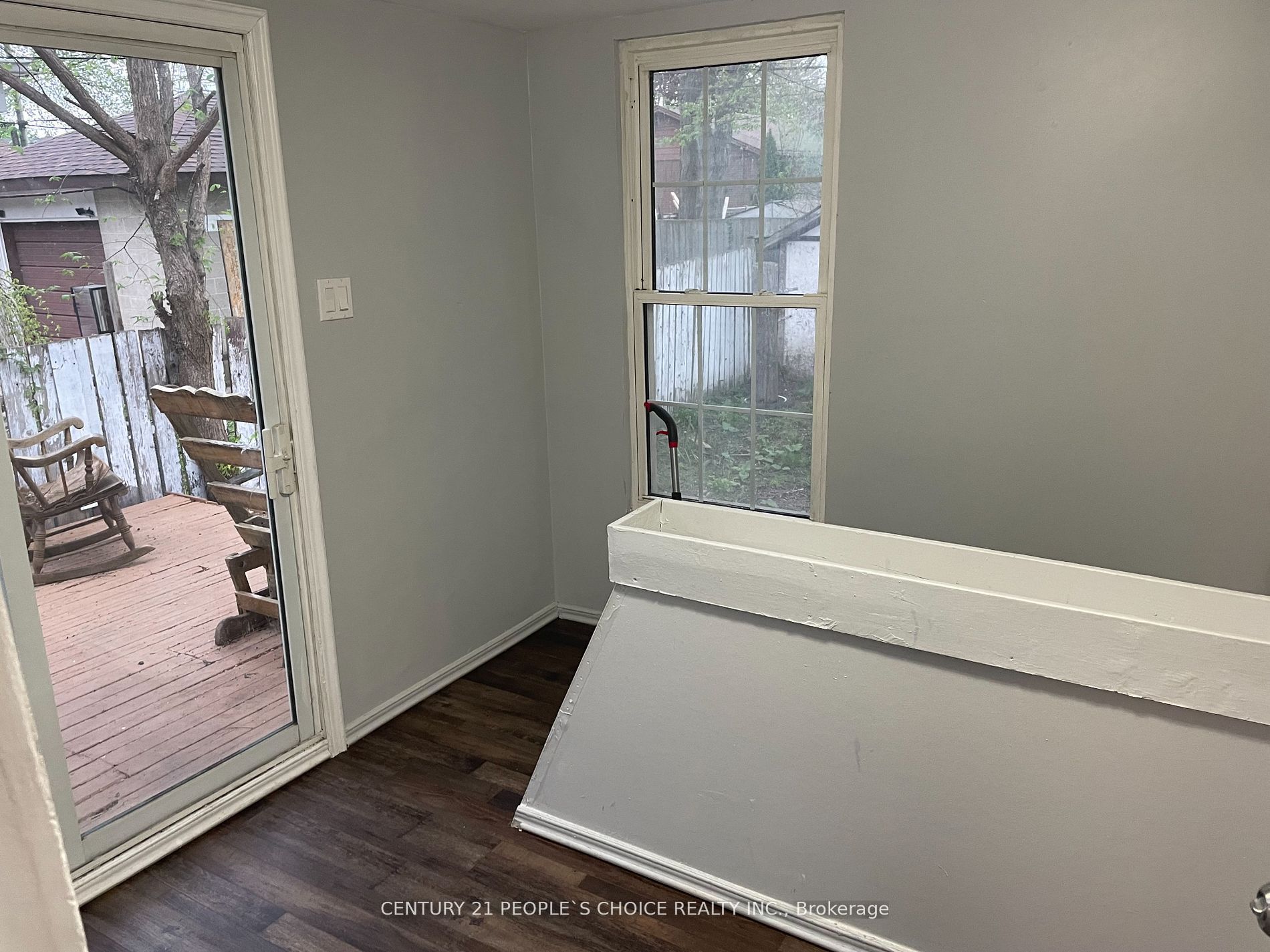 986 Bridge Avenue Property Photo 2