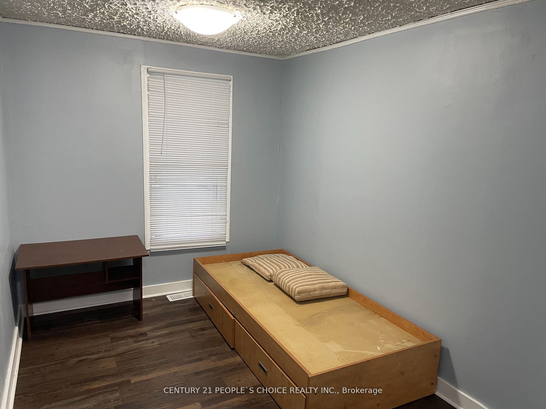 986 Bridge Avenue Property Photo 3