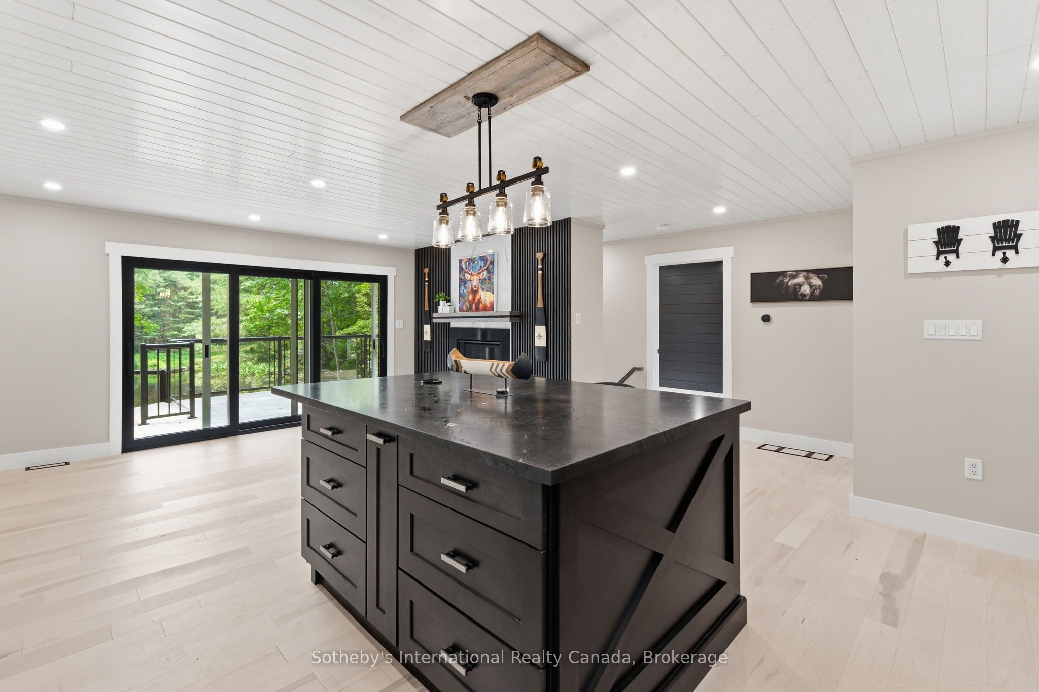 1023 Strachan Point Road Property Photo 3