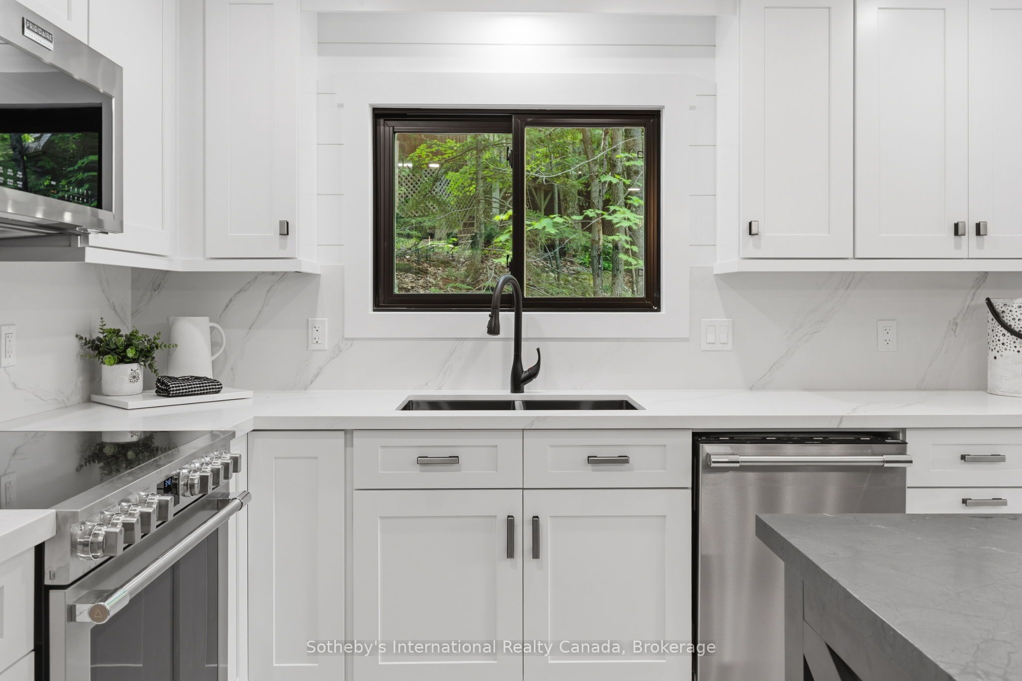 1023 Strachan Point Road Property Photo 23