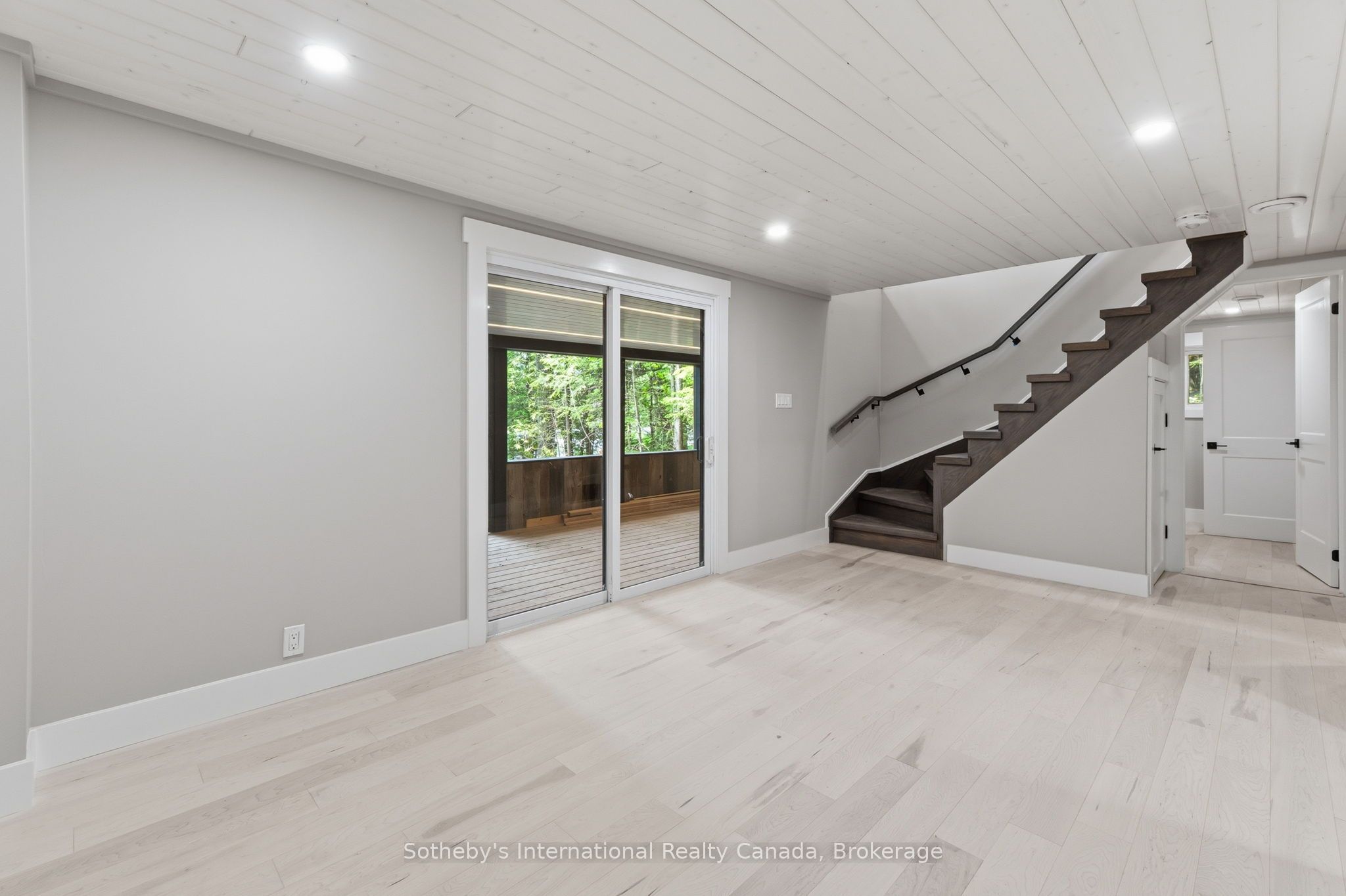 1023 Strachan Point Road Property Photo 34