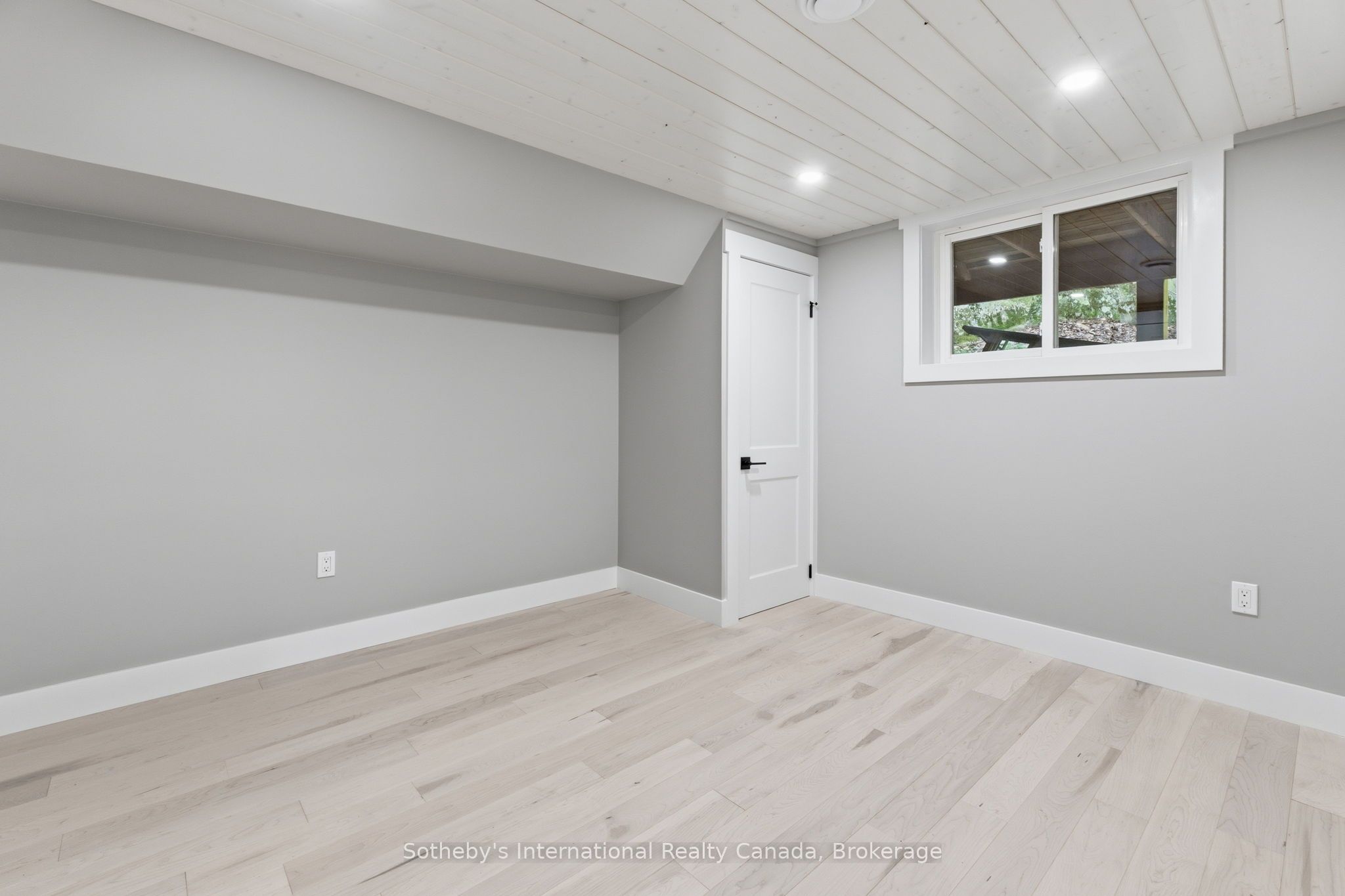 1023 Strachan Point Road Property Photo 35