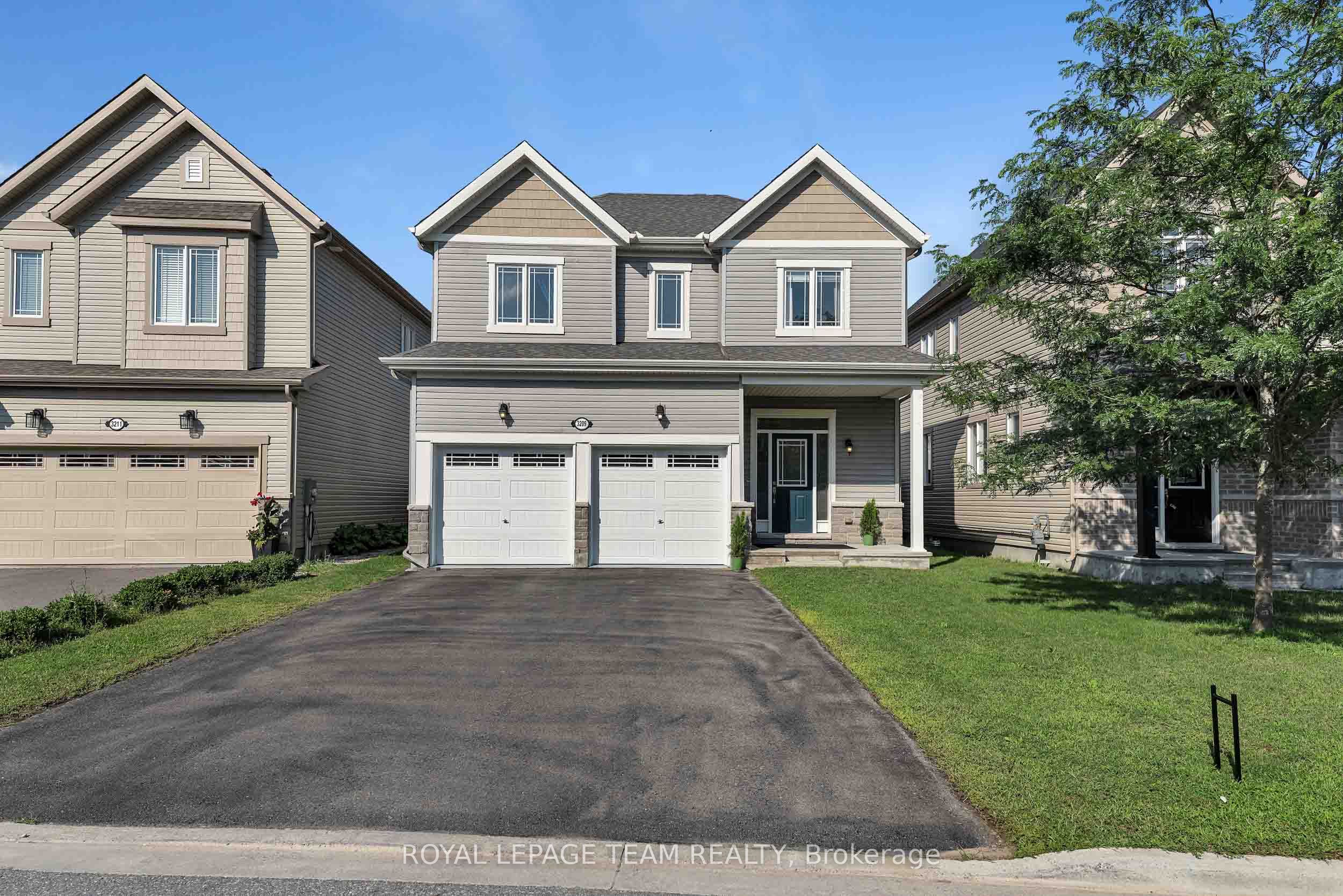 3209 Harvester Crescent Property Photo 1