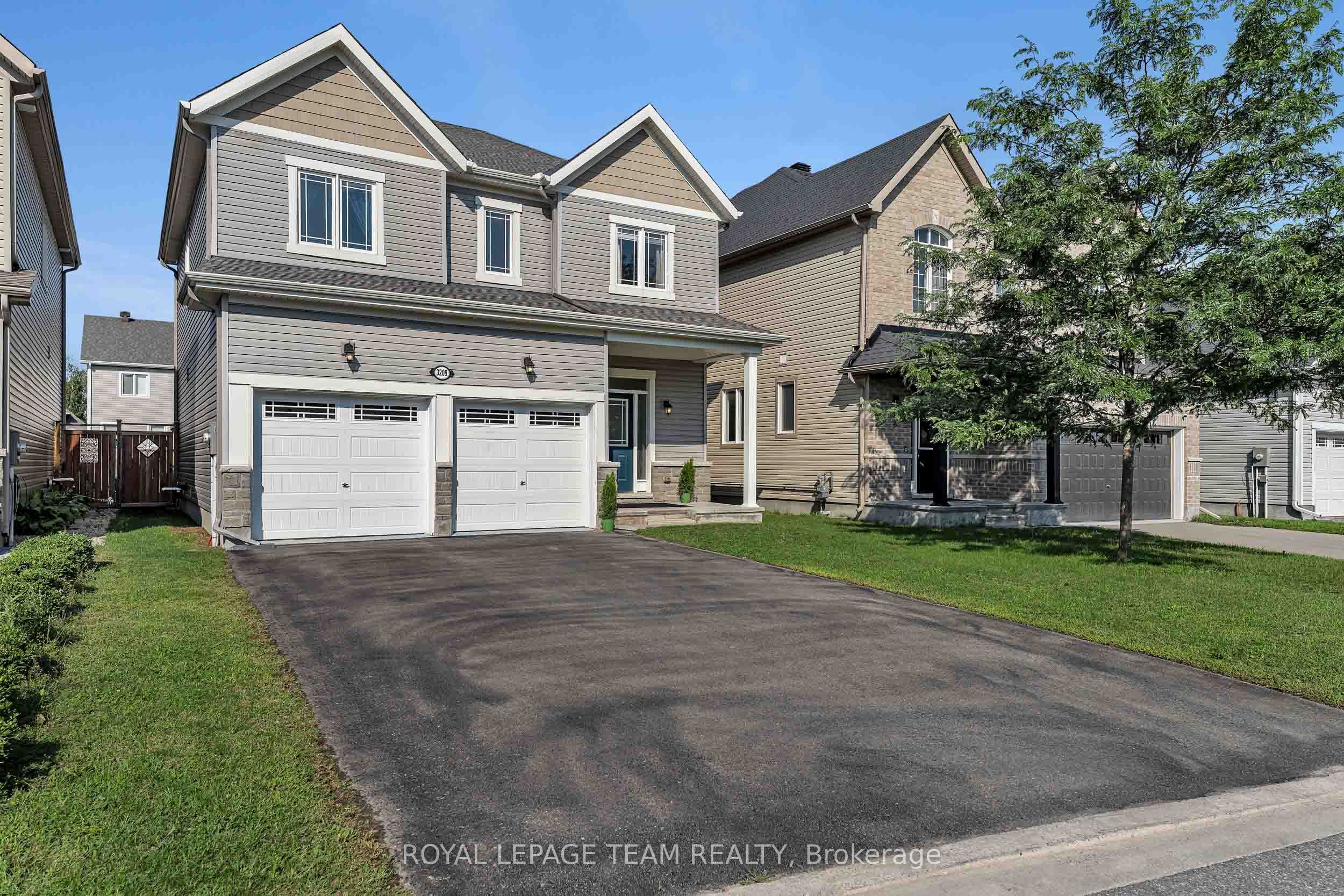 3209 Harvester Crescent Property Photo 2