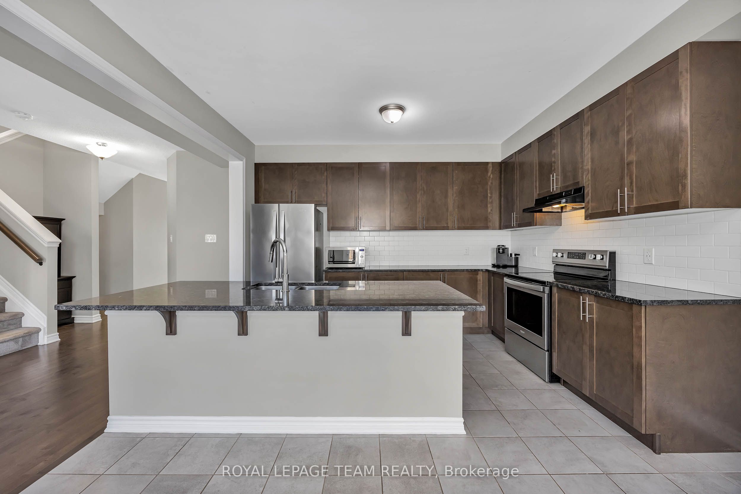 3209 Harvester Crescent Property Photo 12