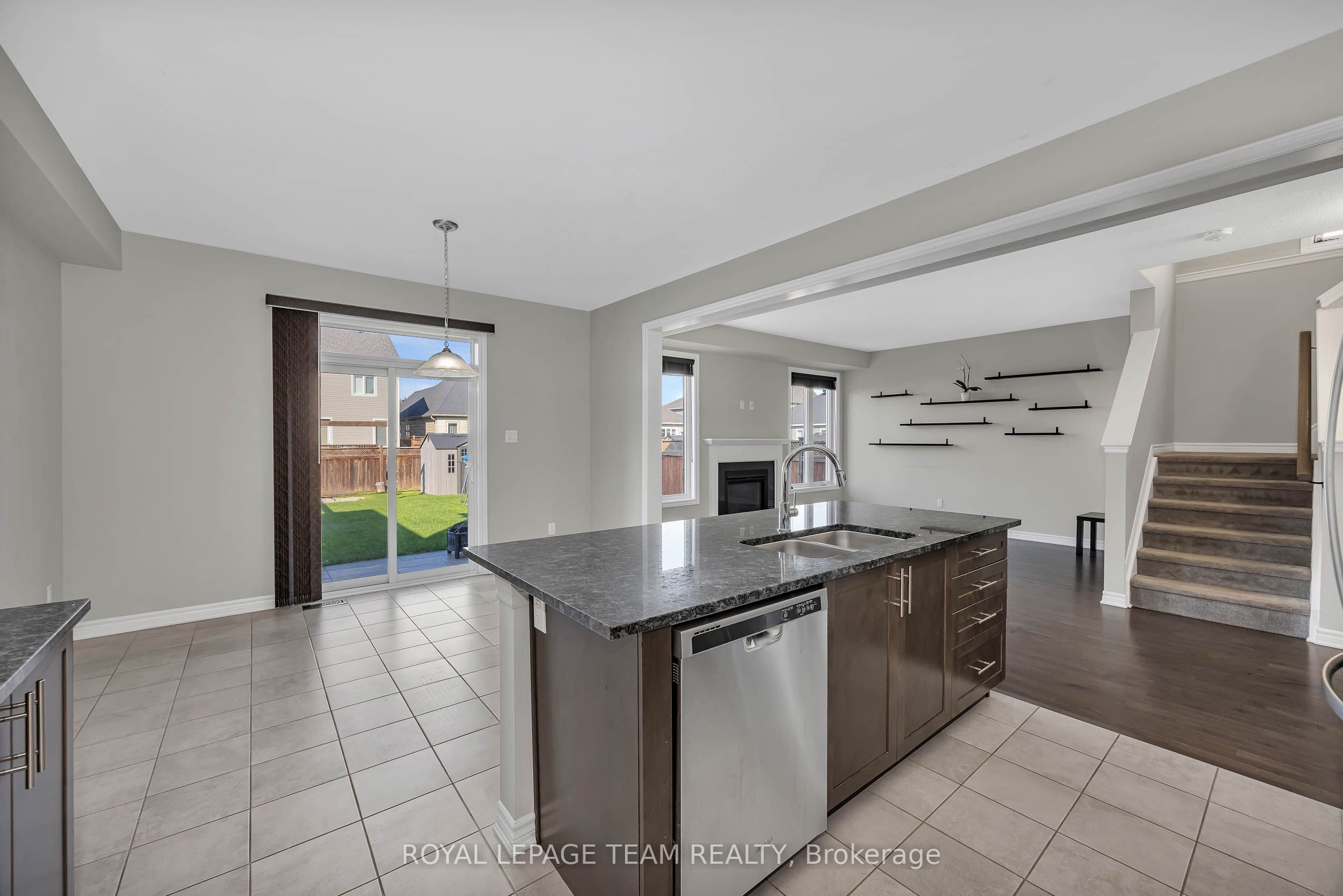 3209 Harvester Crescent Property Photo 14