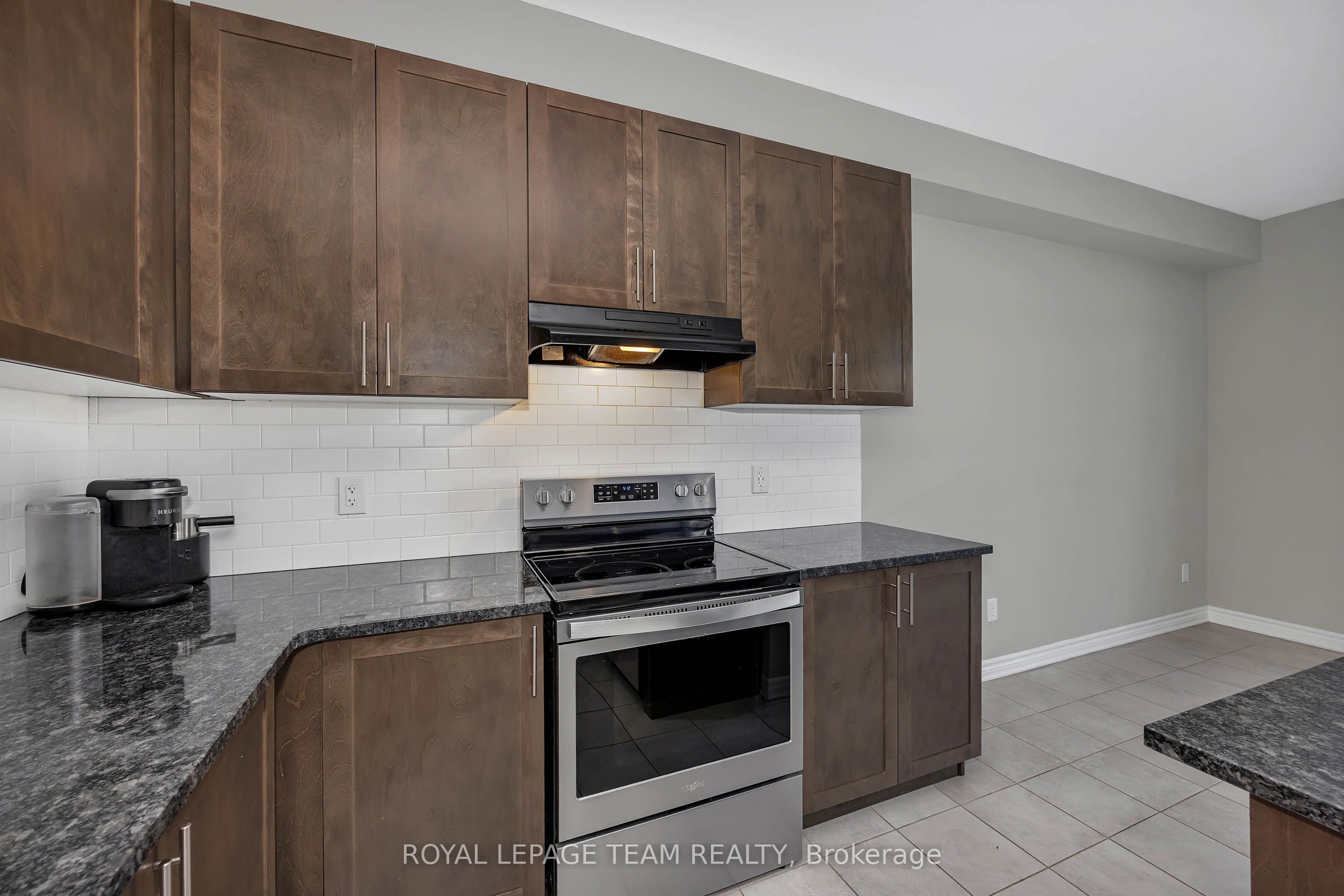 3209 Harvester Crescent Property Photo 15