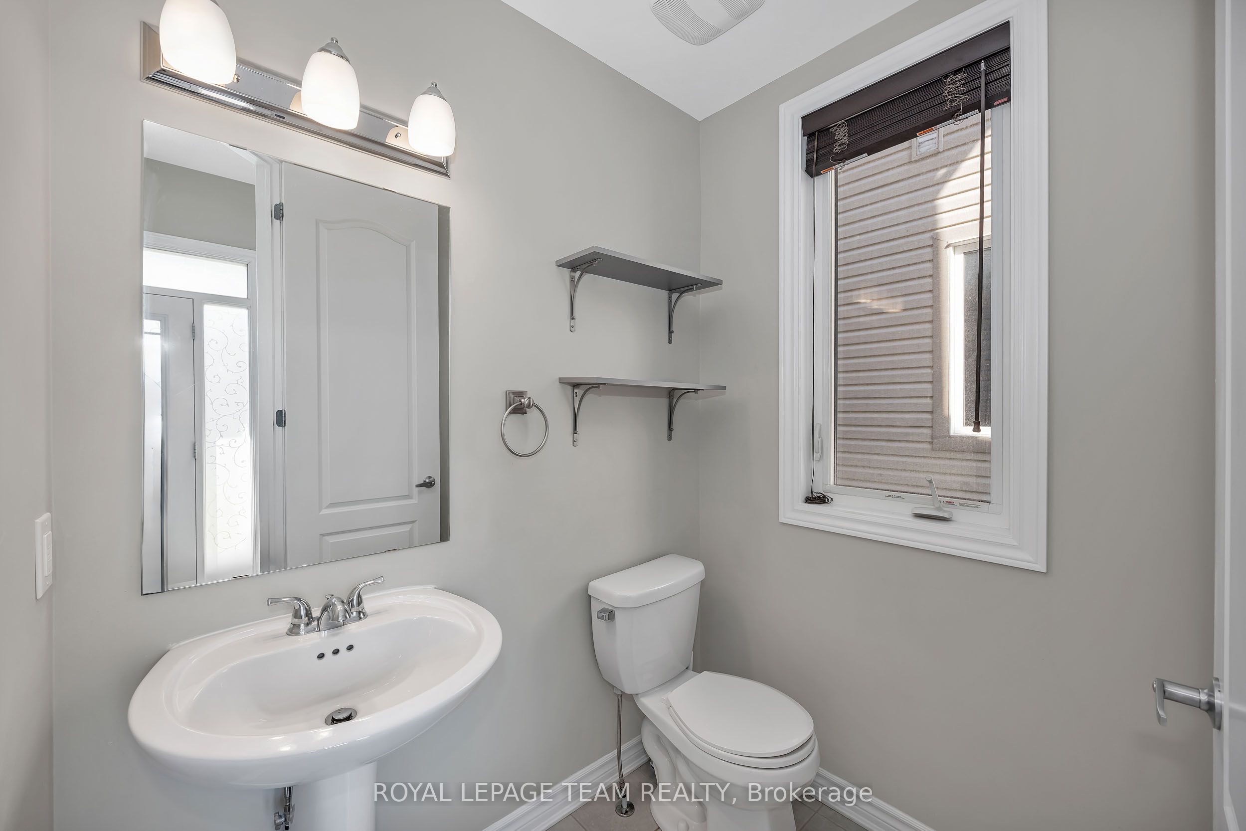 3209 Harvester Crescent Property Photo 19