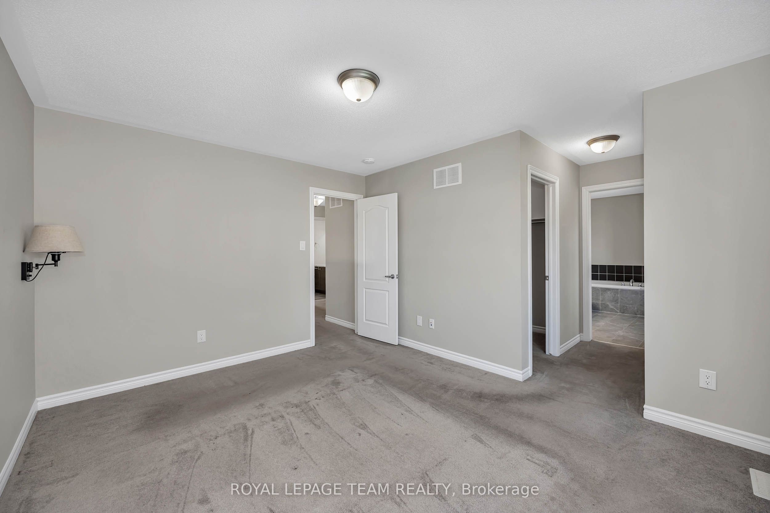 3209 Harvester Crescent Property Photo 23