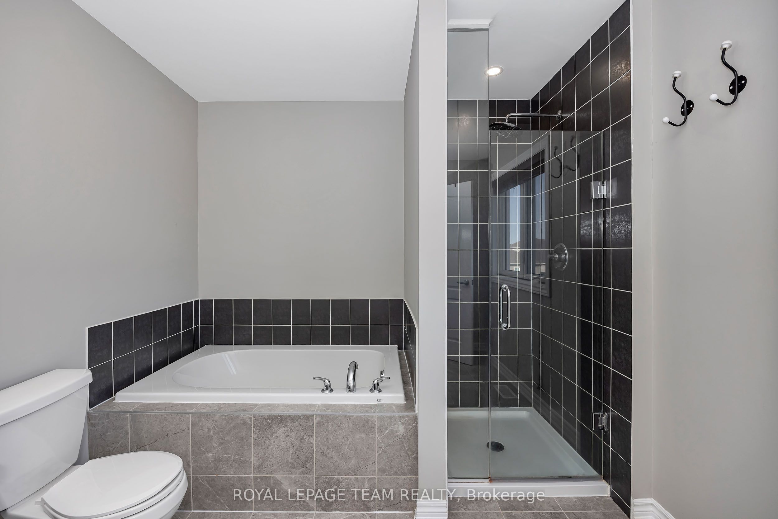 3209 Harvester Crescent Property Photo 26