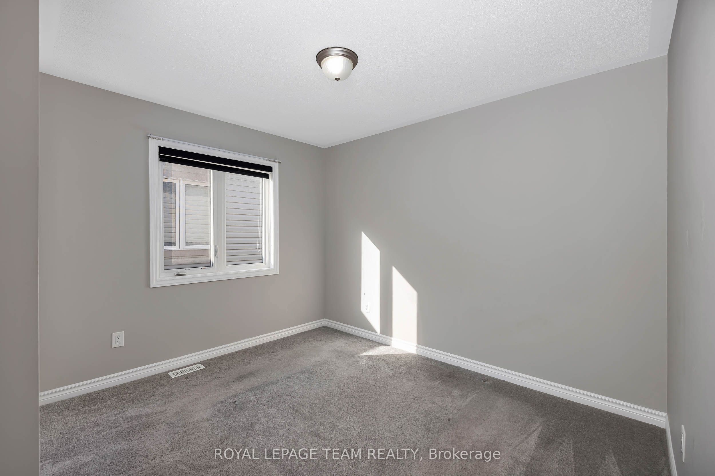 3209 Harvester Crescent Property Photo 29