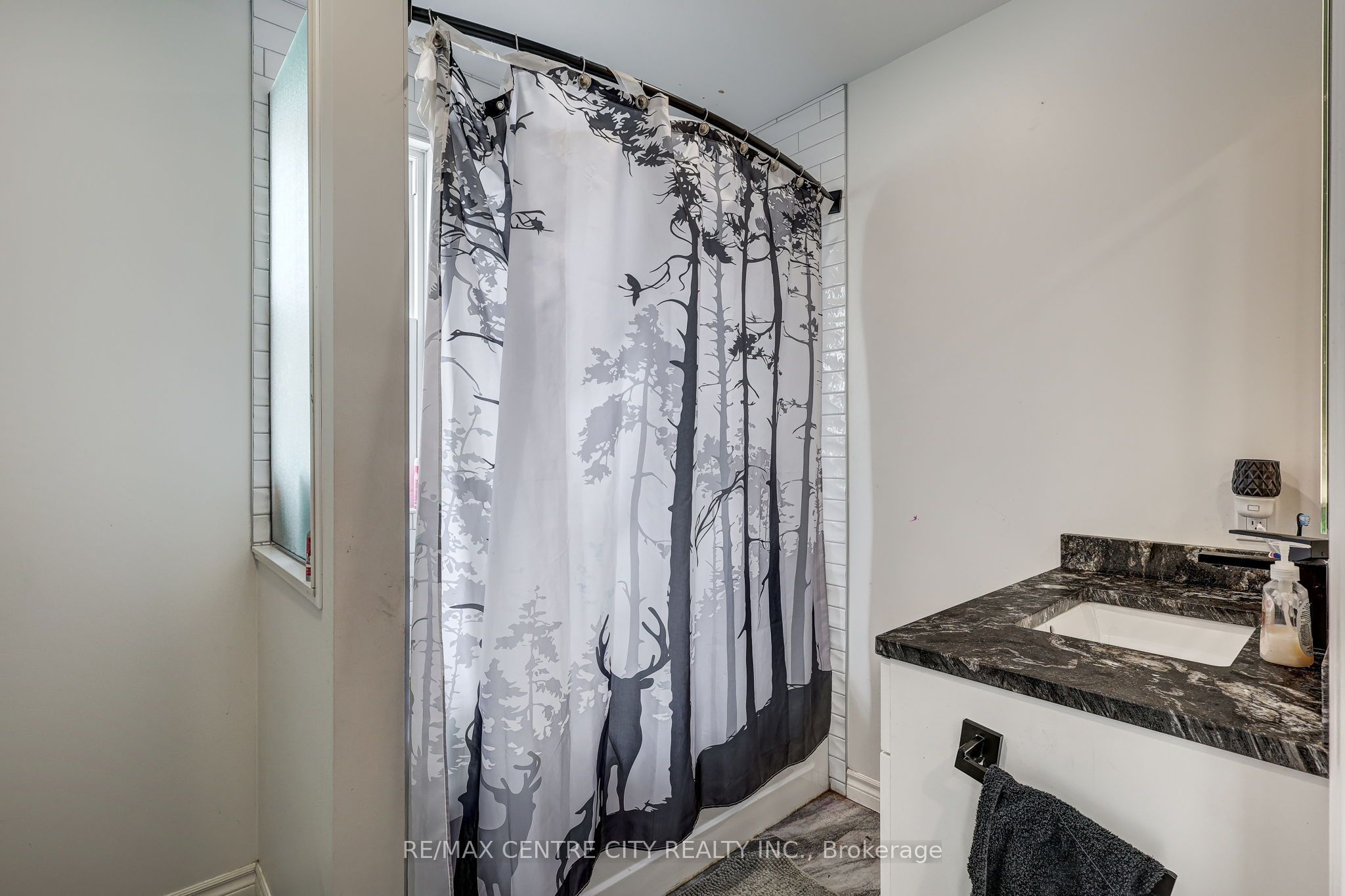 88 Flora Street Property Photo 28