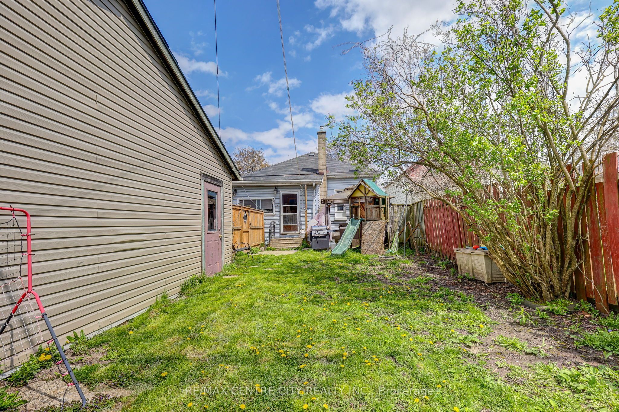 88 Flora Street Property Photo 33