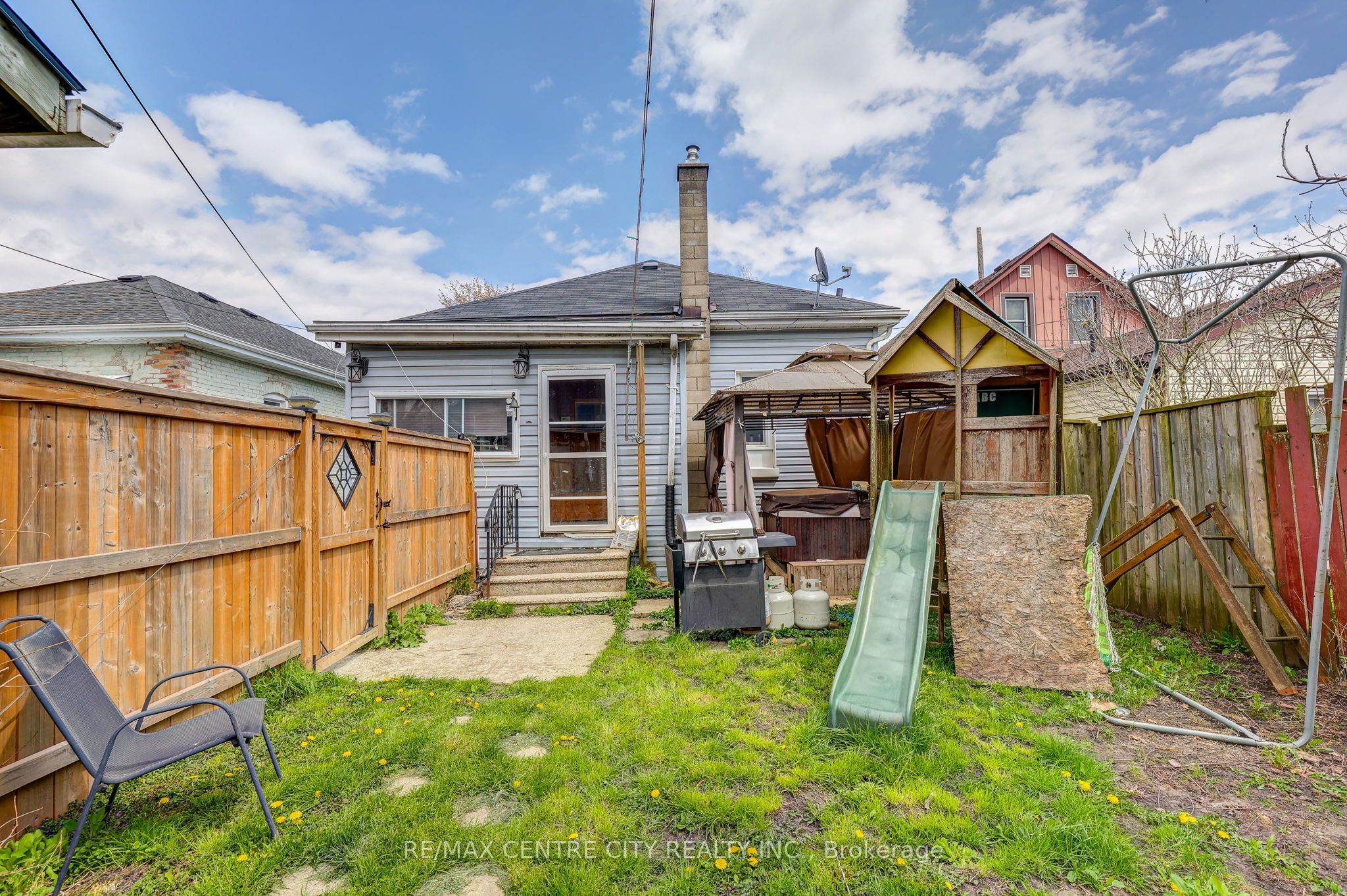 88 Flora Street Property Photo 34