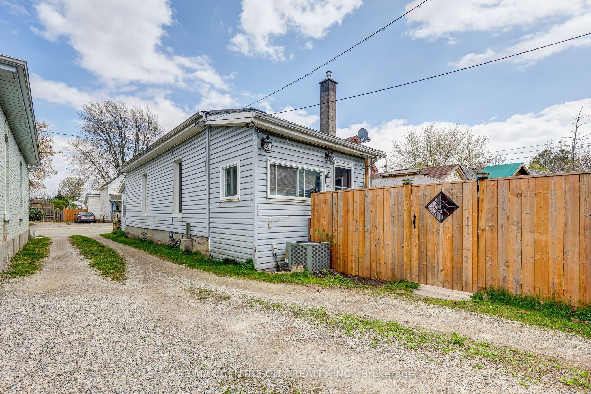 88 Flora Street Property Photo 35