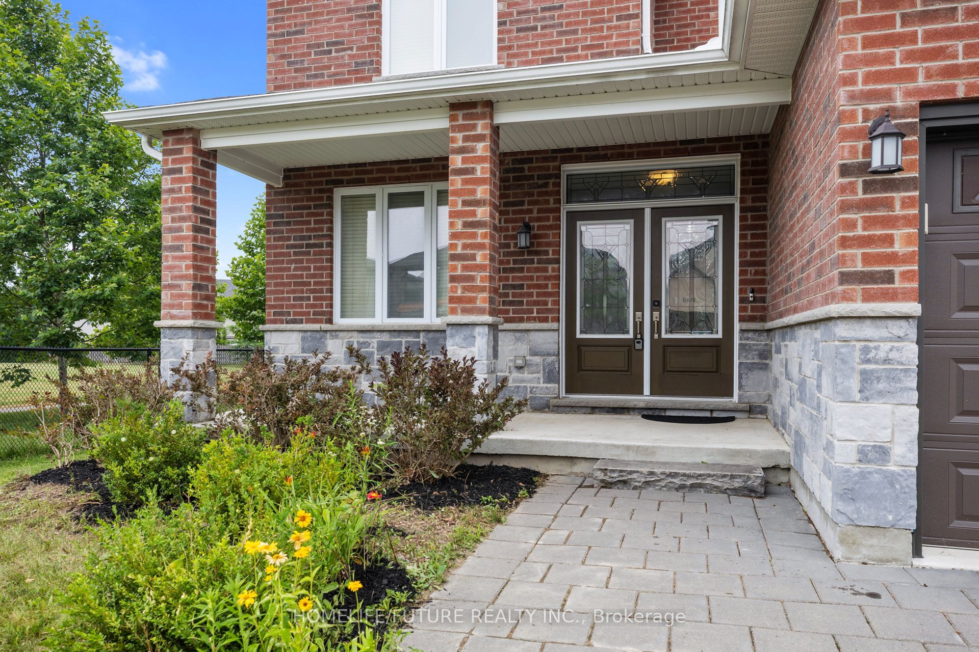 1049 Melsetter Way Property Photo 3