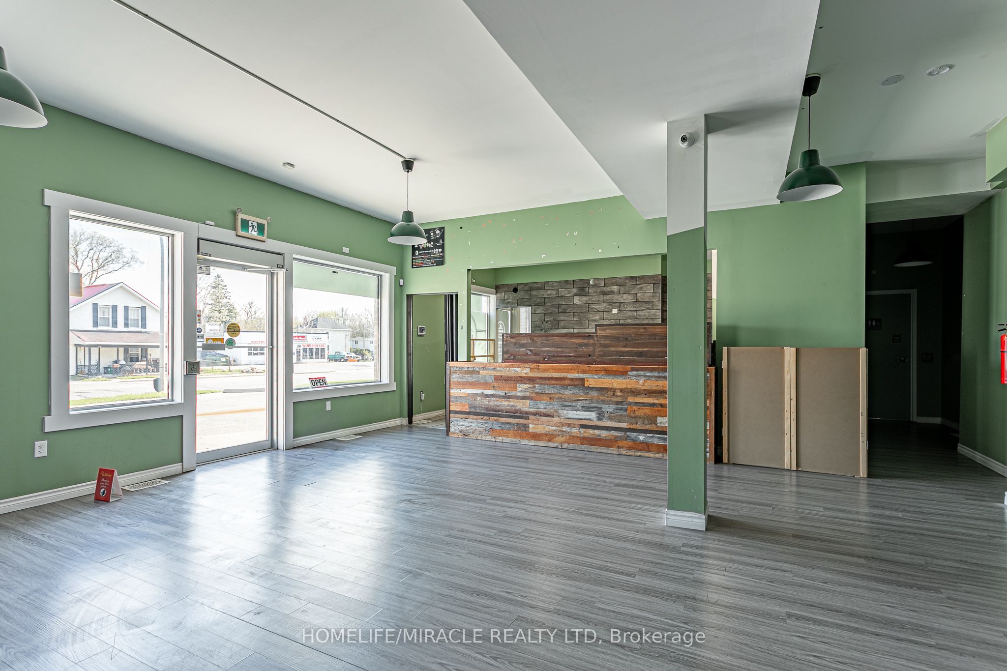 257 Dundas Street N Property Photo 6