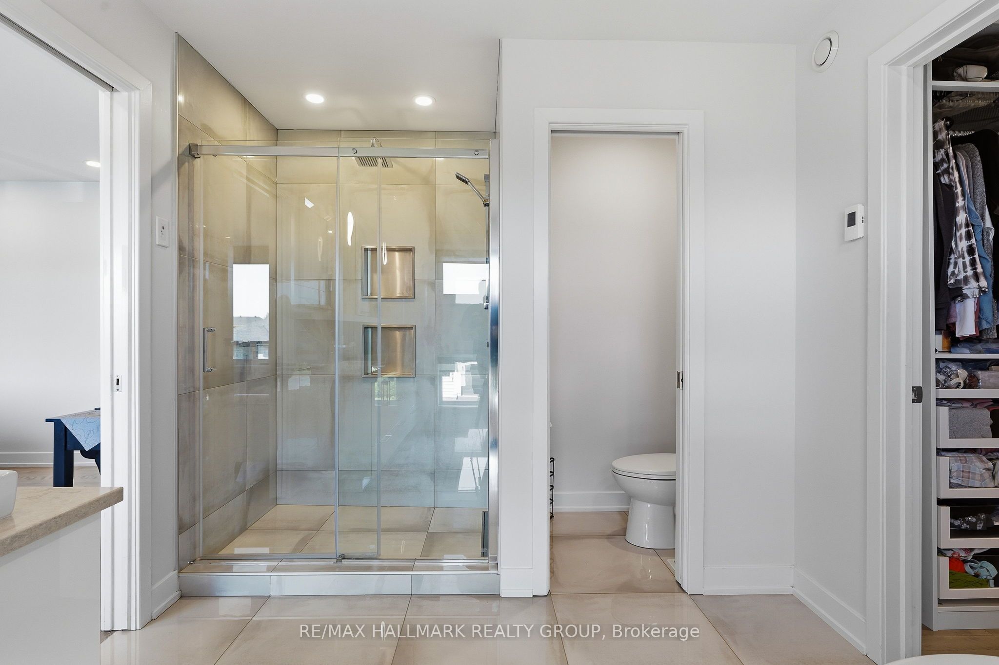 300 Dore Street Property Photo 29