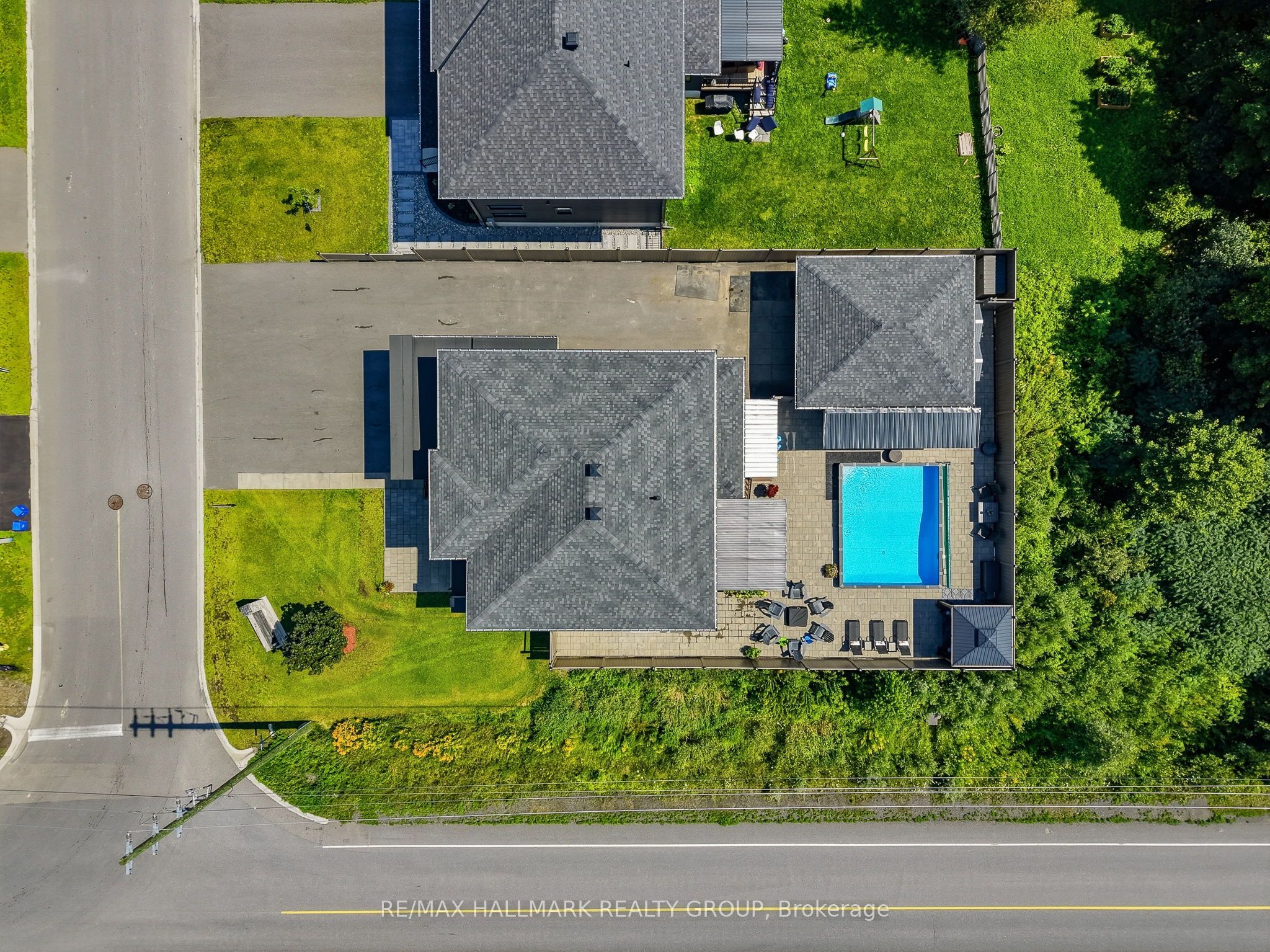 300 Dore Street Property Photo 41