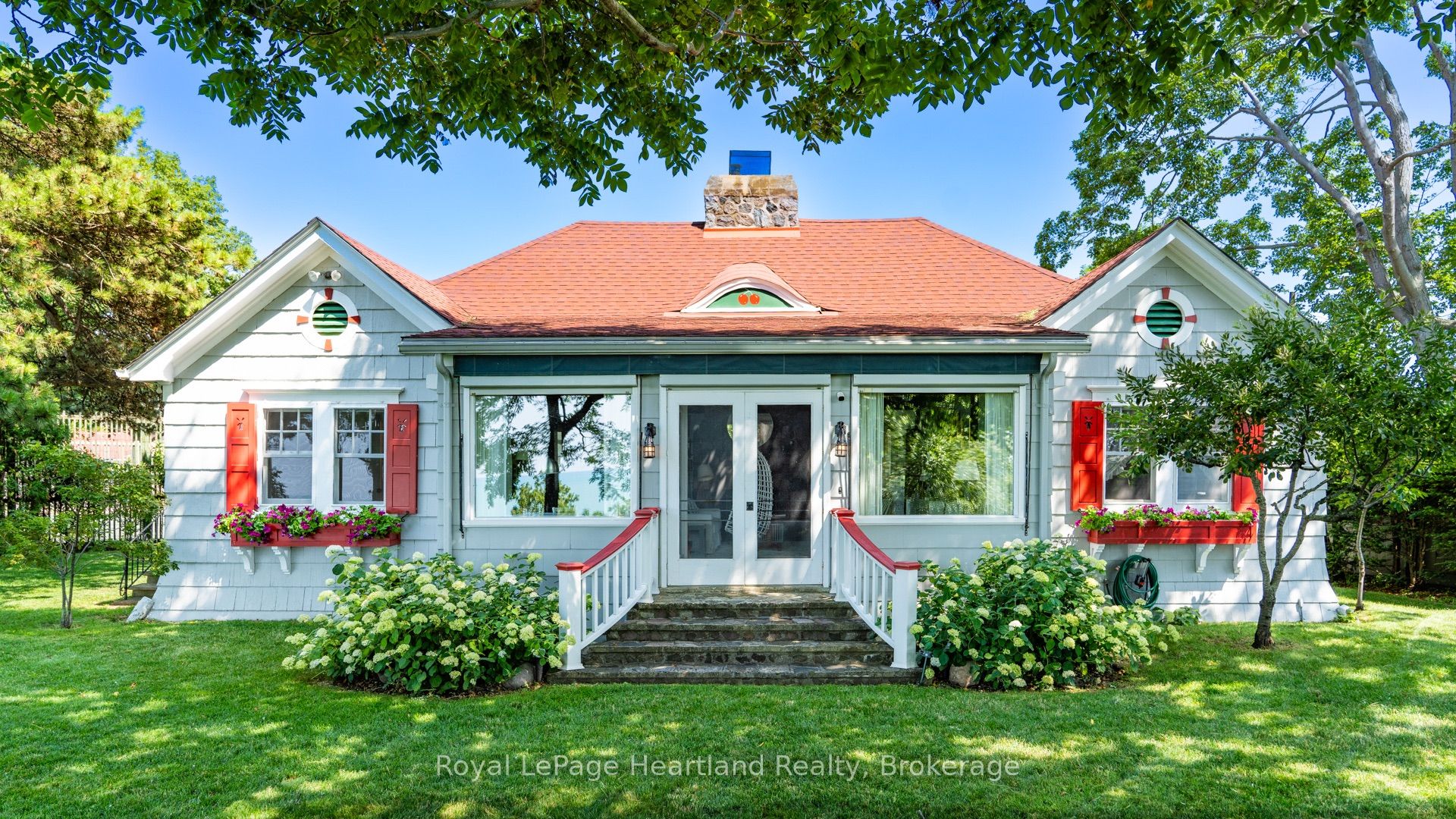284 W Elgin Avenue W Property Photo 4